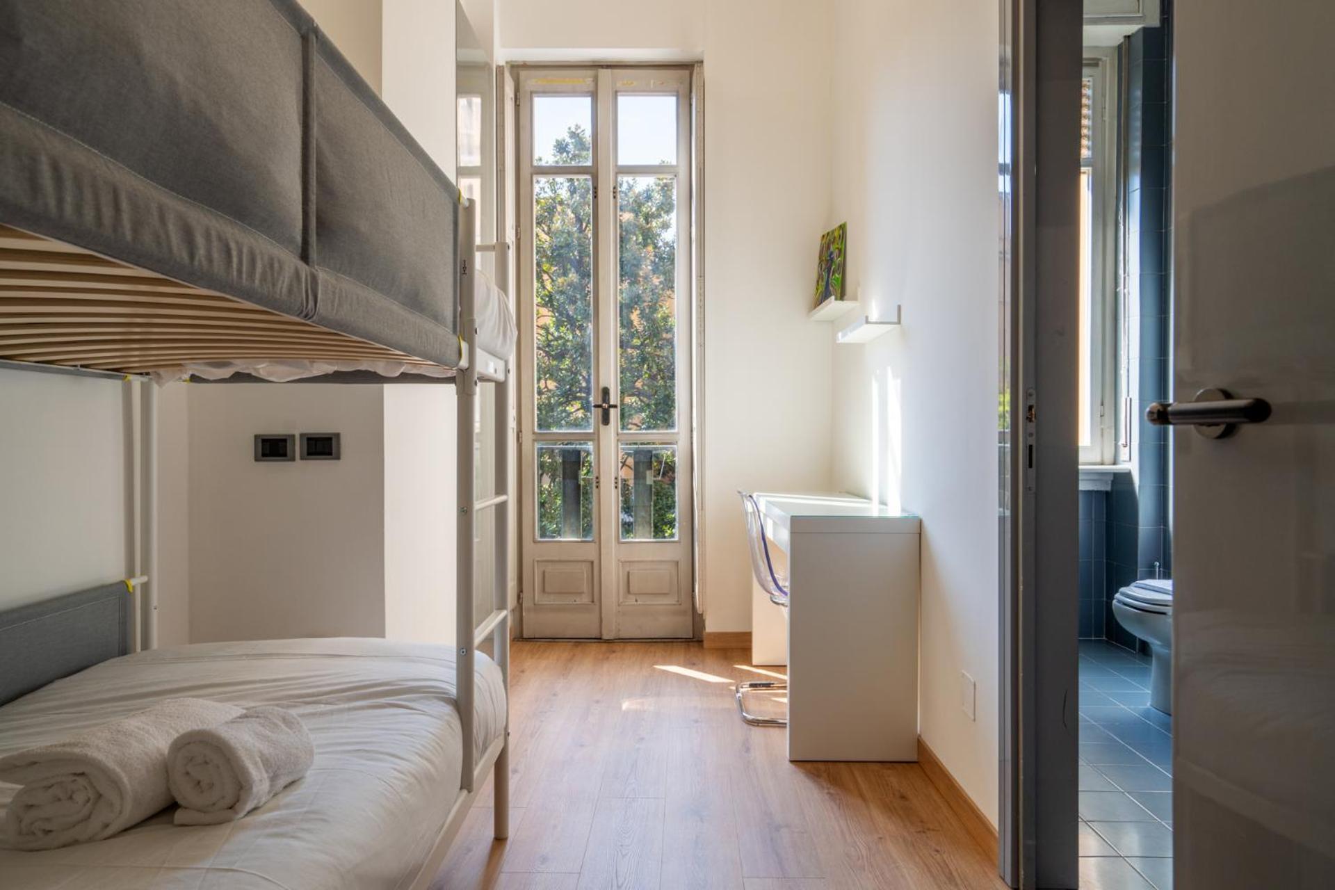 Italianflat - Spacious 3 Bedroom With Balcony San Babila Area Milan