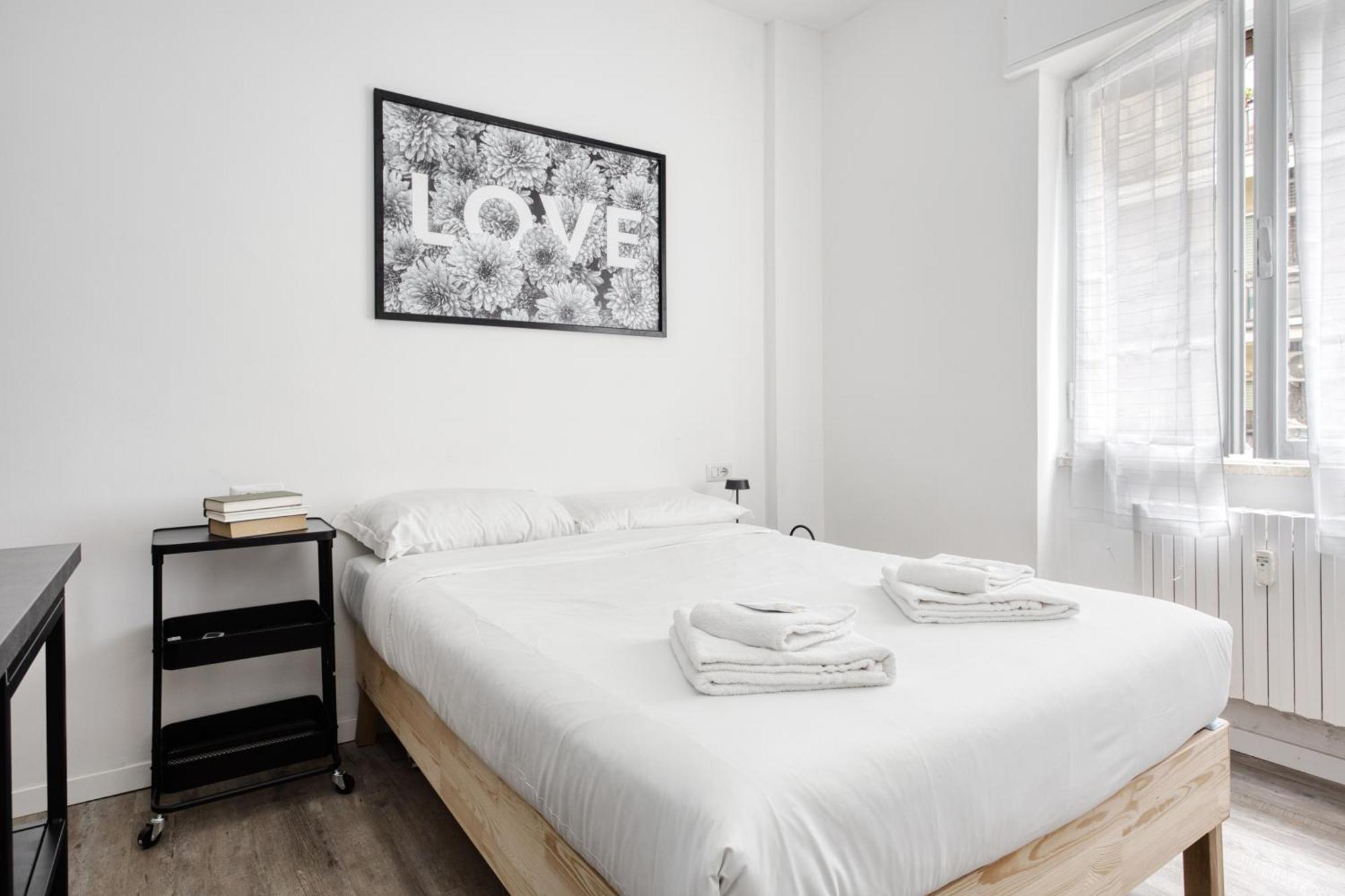 Joivy Elegant Double Near Subway Station Apartment *