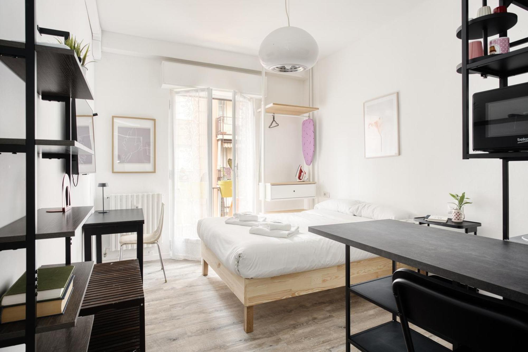 Joivy Elegant Double Near Subway Station Milan