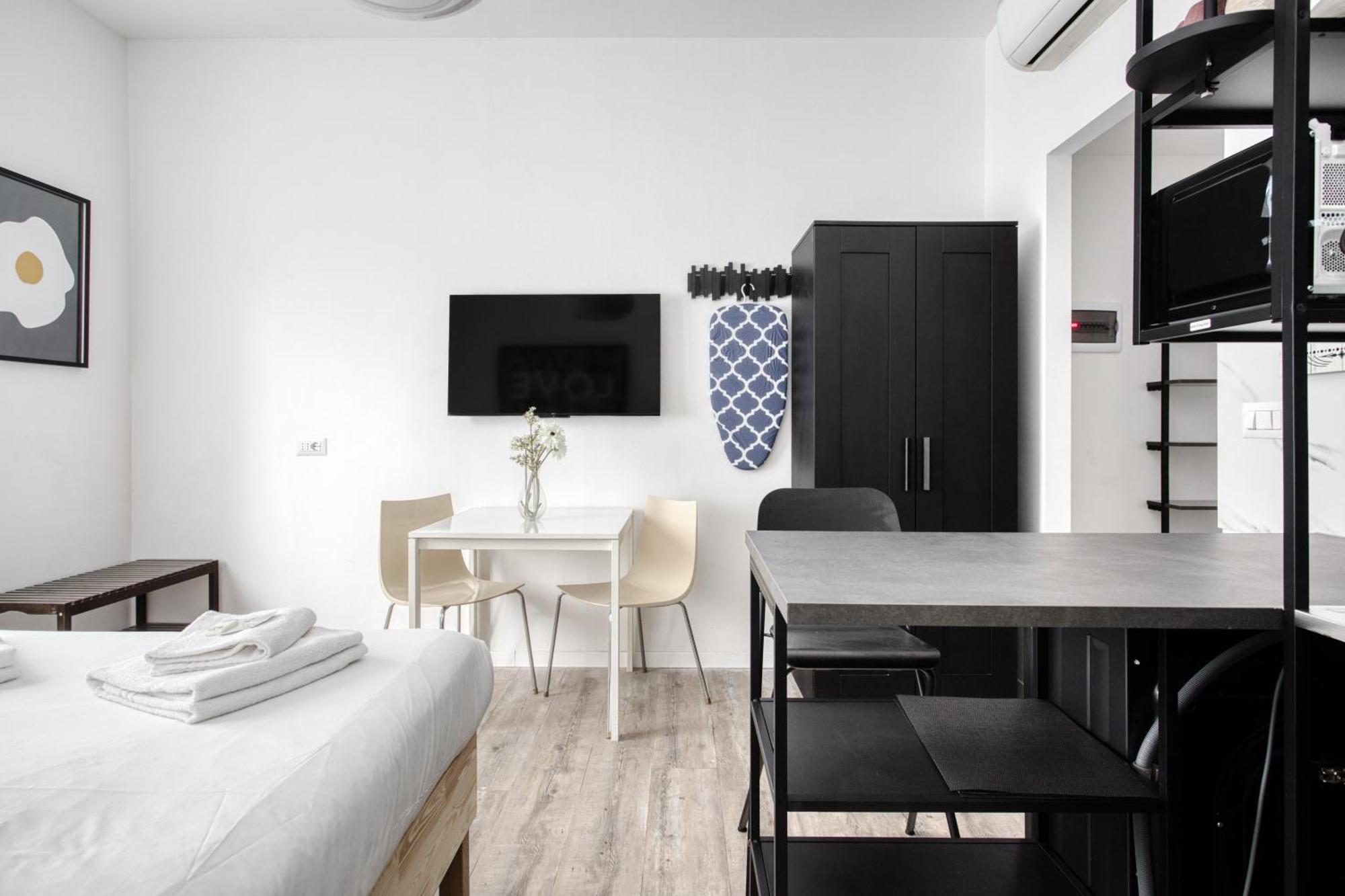 Joivy Elegant Double Near Subway Station Apartment *