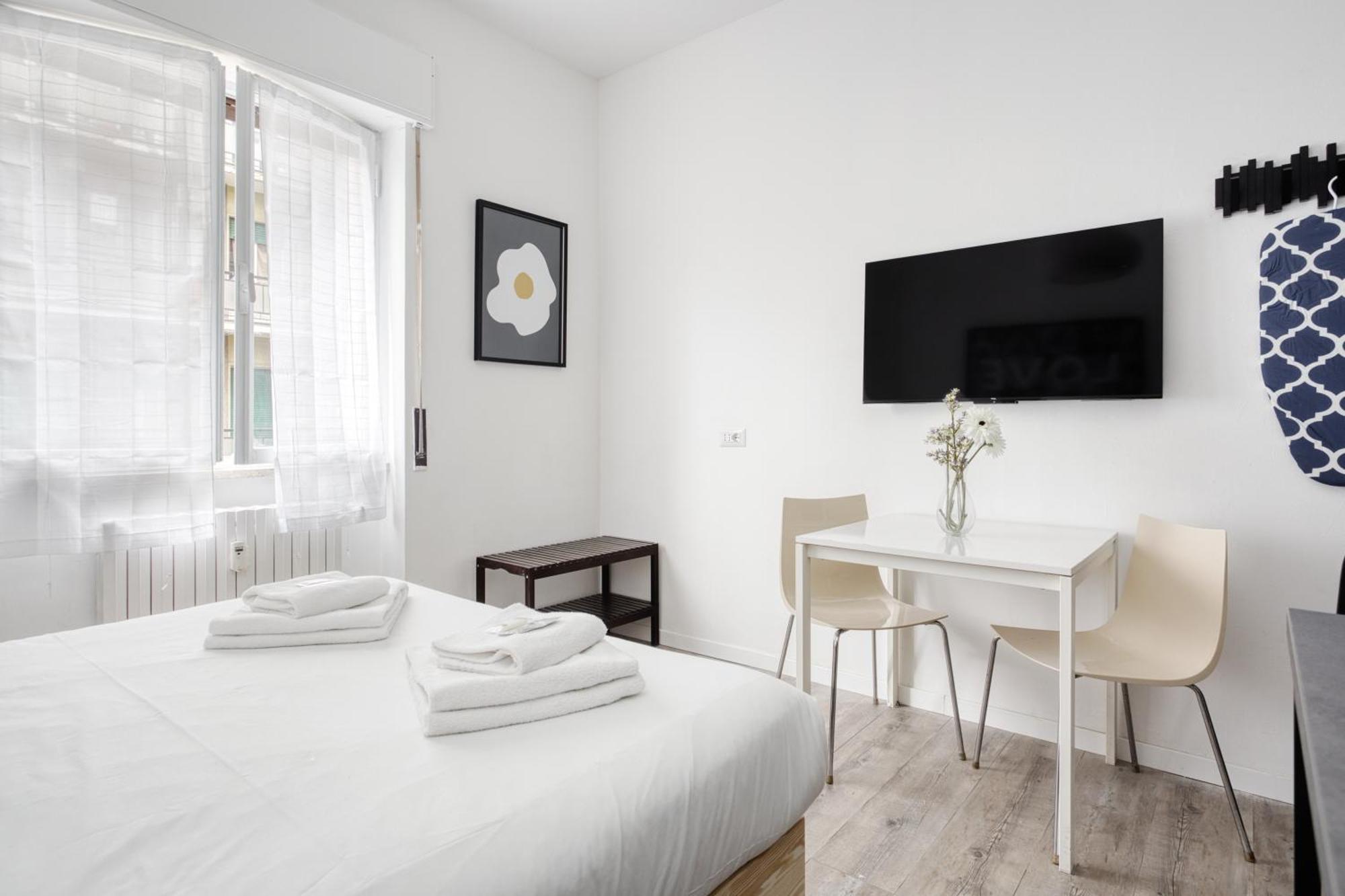 Joivy Elegant Double Near Subway Station
