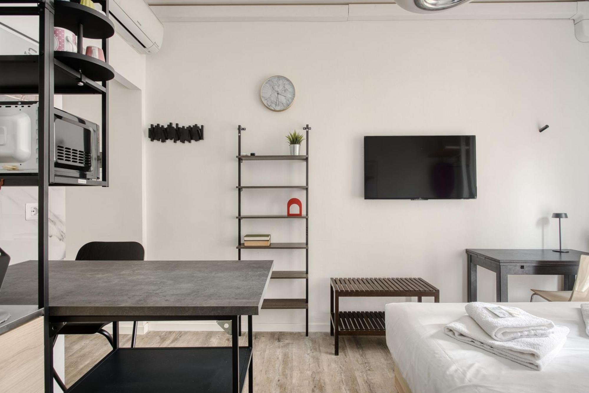 Joivy Elegant Double Near Subway Station Apartment
