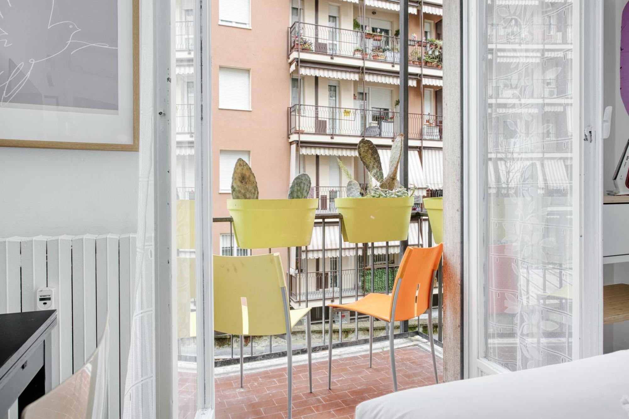 Joivy Elegant Double Near Subway Station