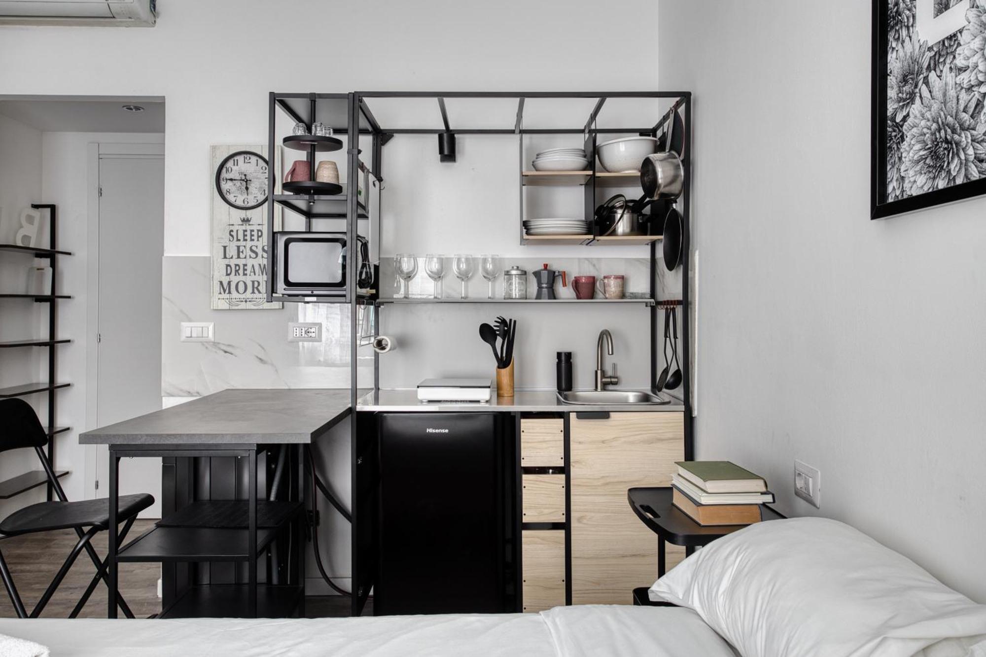 Joivy Elegant Double Near Subway Station Milan