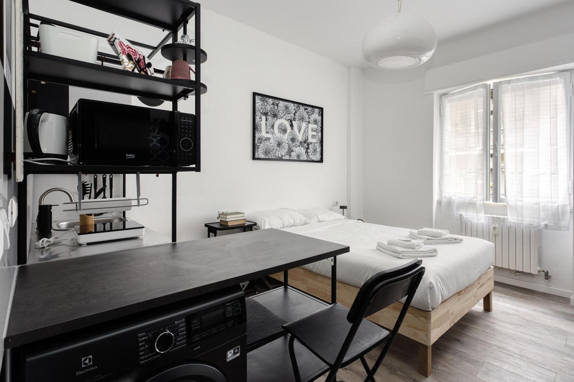 Joivy Elegant Double Near Subway Station