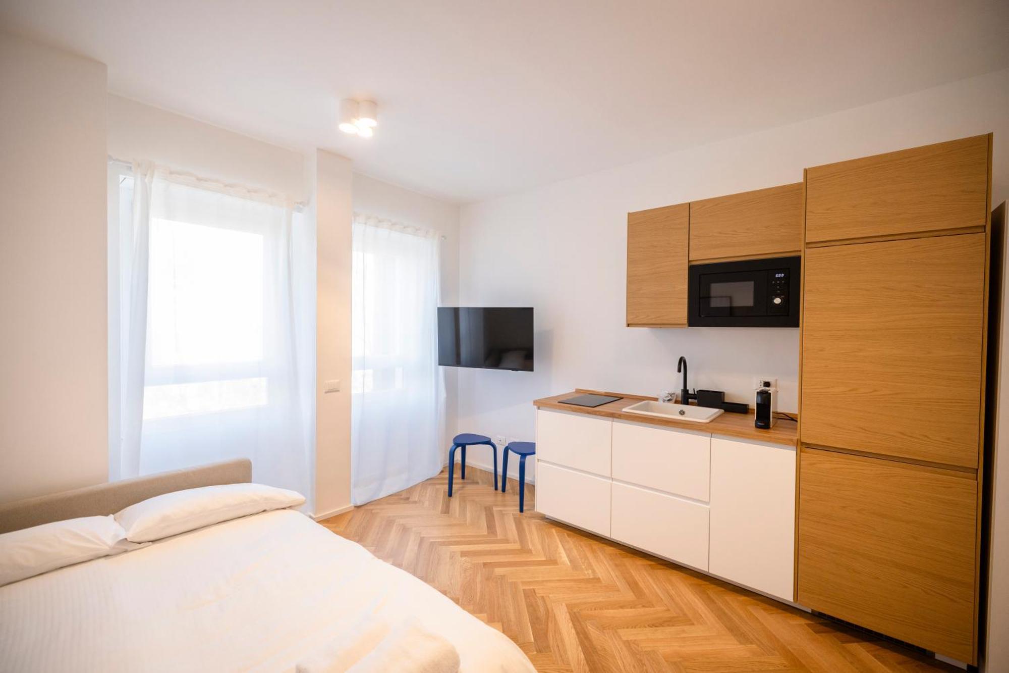 Apartment Moderno Bilocale In Zona Monumentale-cenisio *