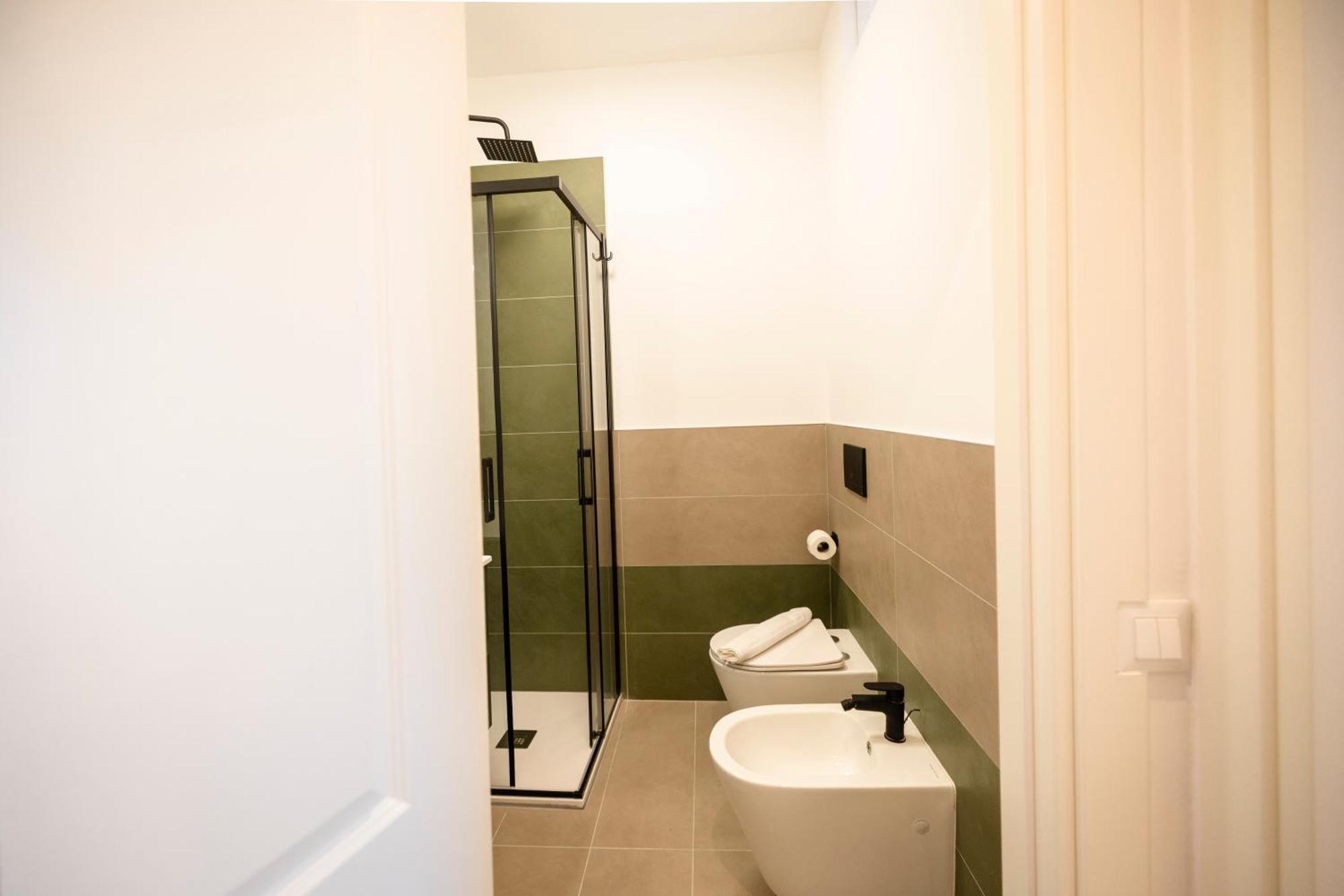 Moderno Bilocale In Zona Monumentale-cenisio Apartment *