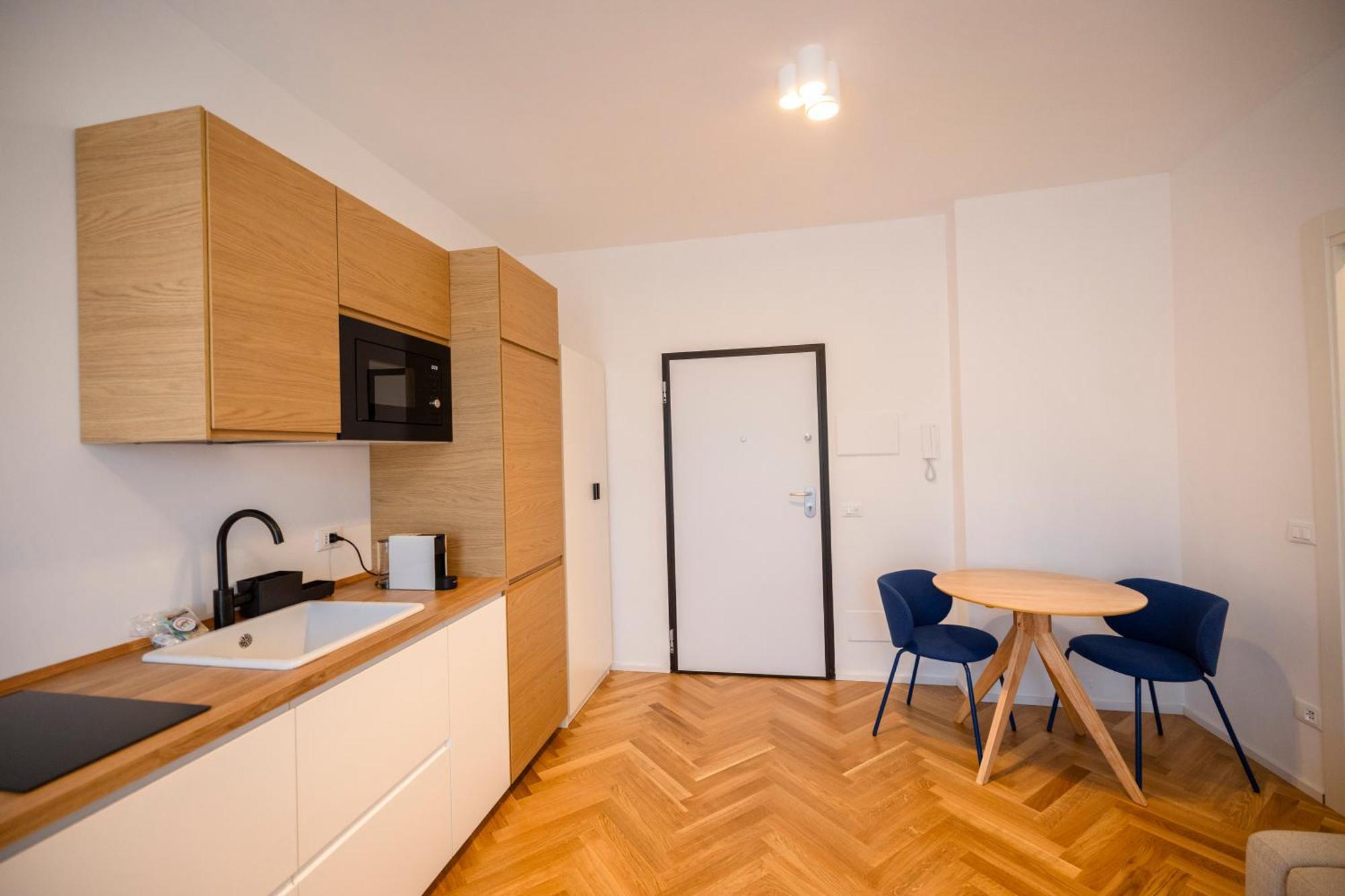 Apartment Moderno Bilocale In Zona Monumentale-cenisio Milan