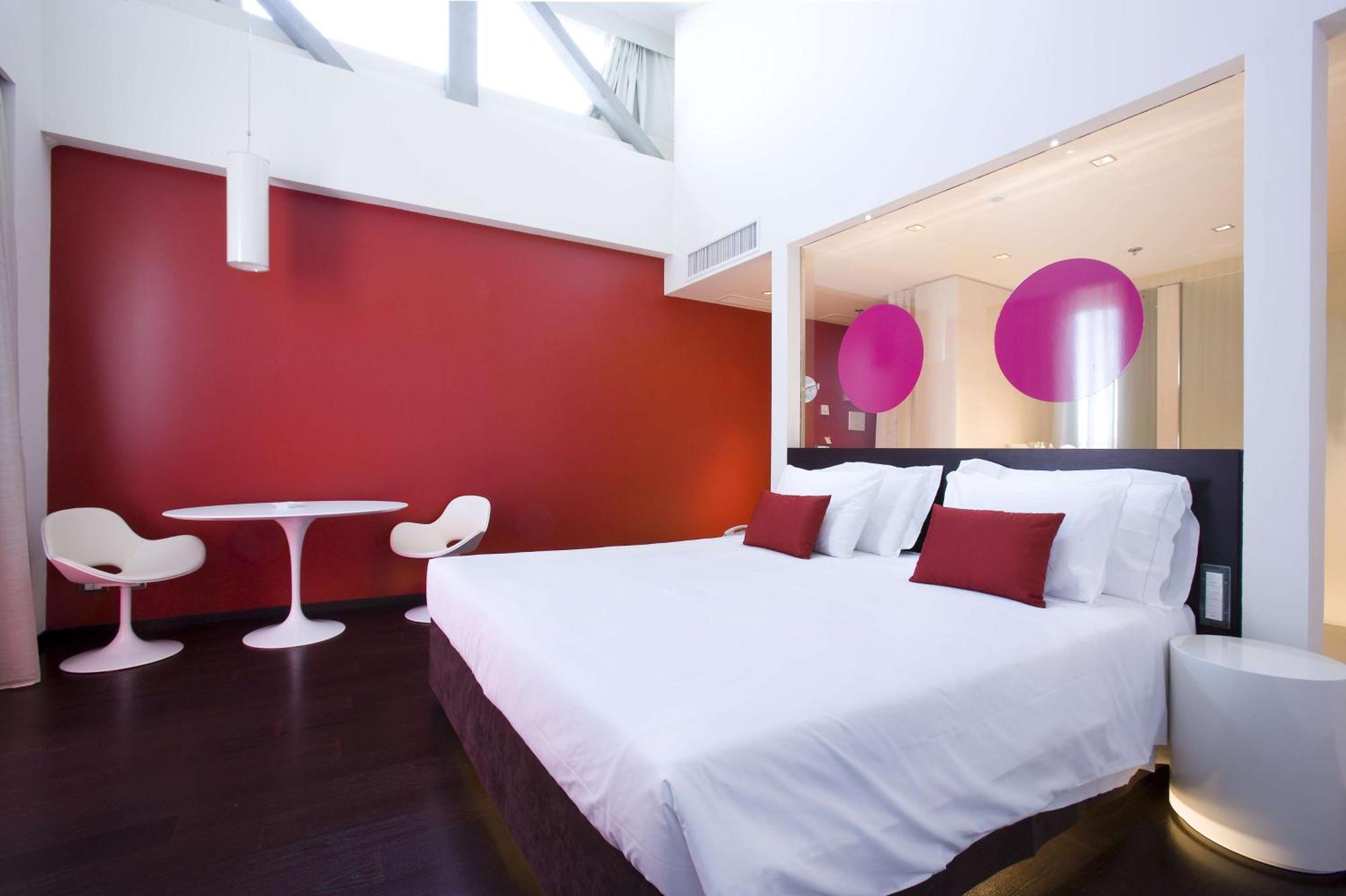 Nhow Hotel 4*