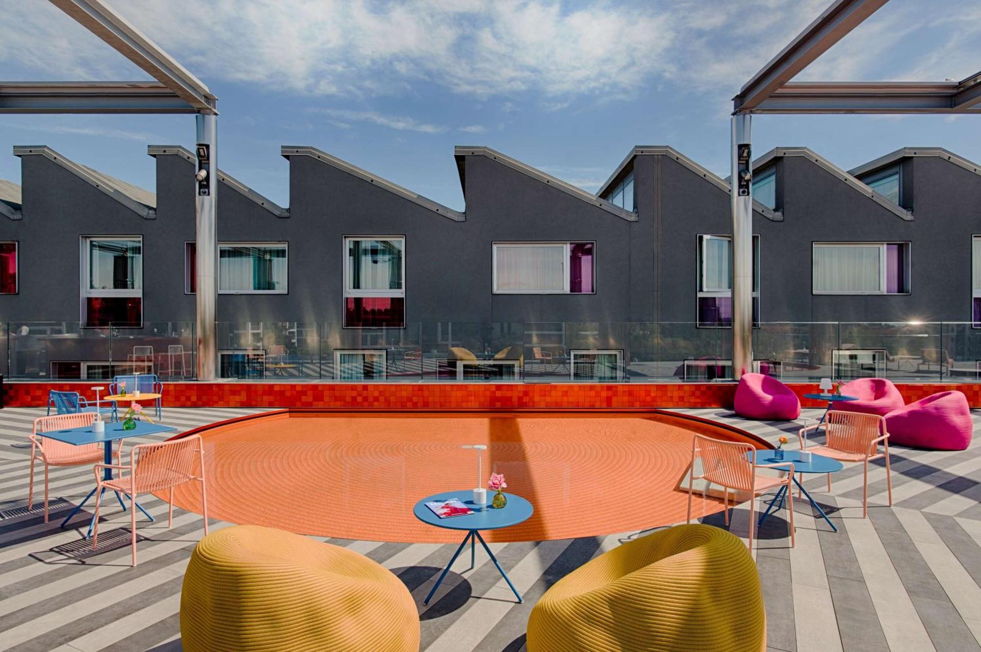 Nhow Hotel 4*