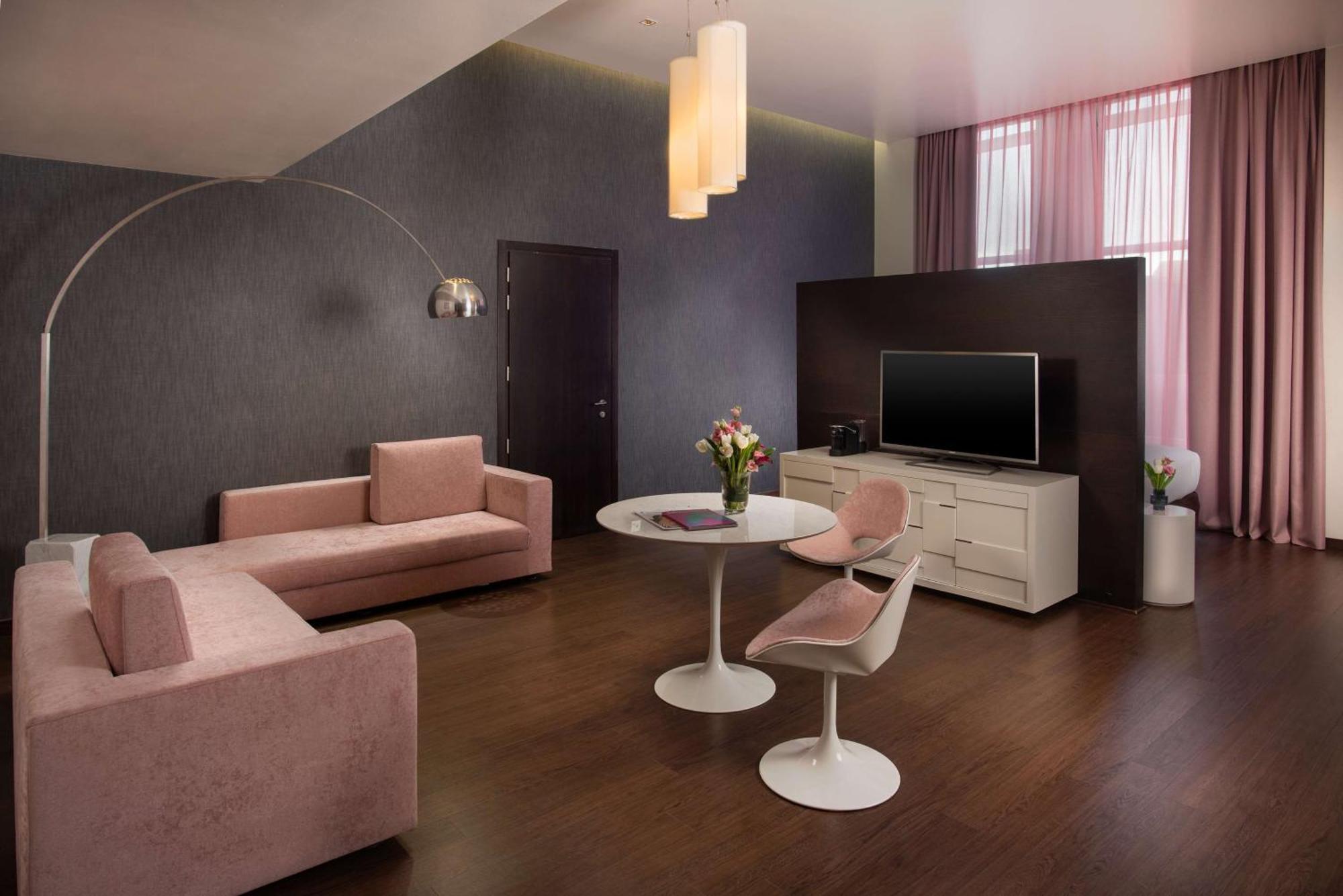 Hotel Nhow