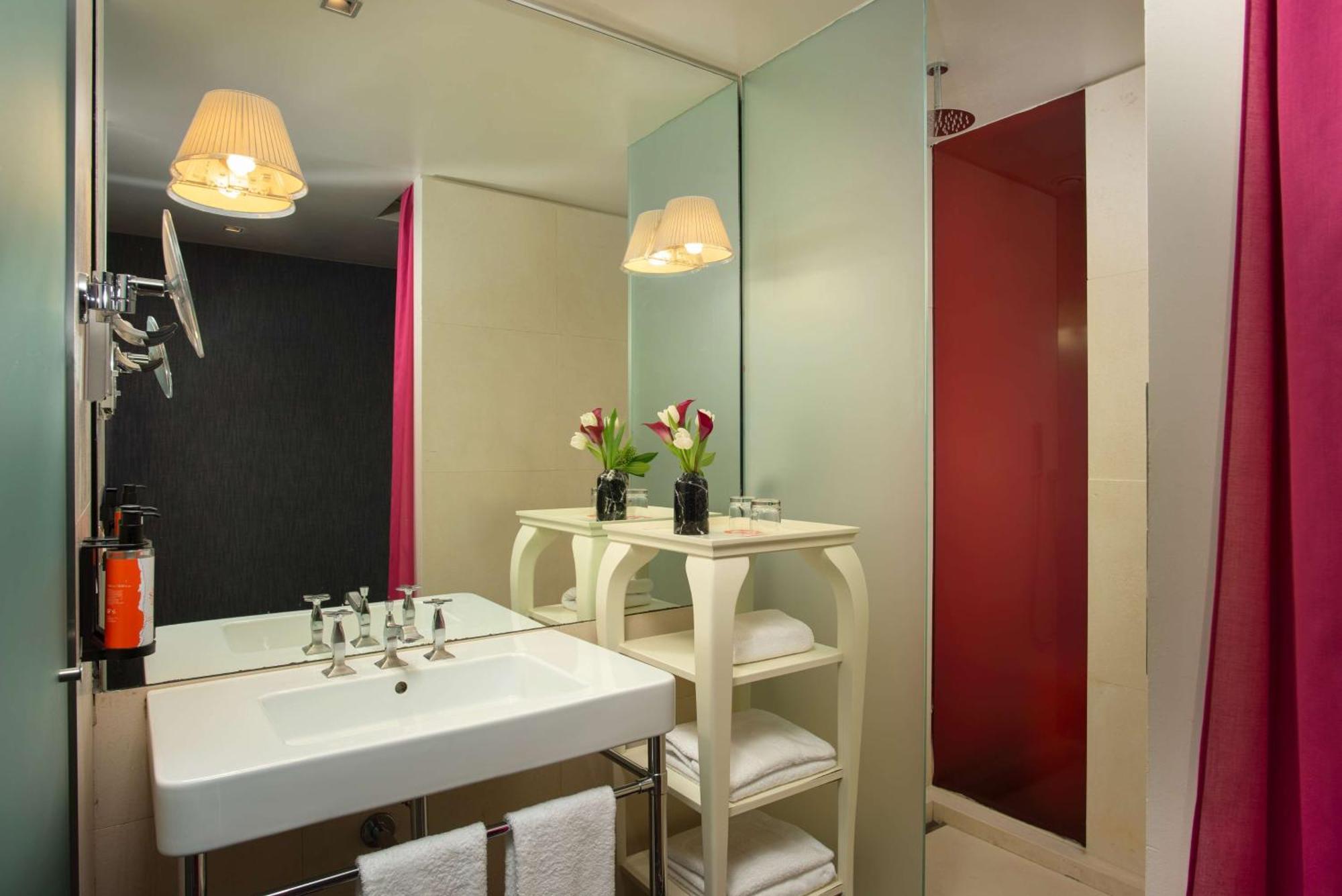 Nhow Hotel 4*