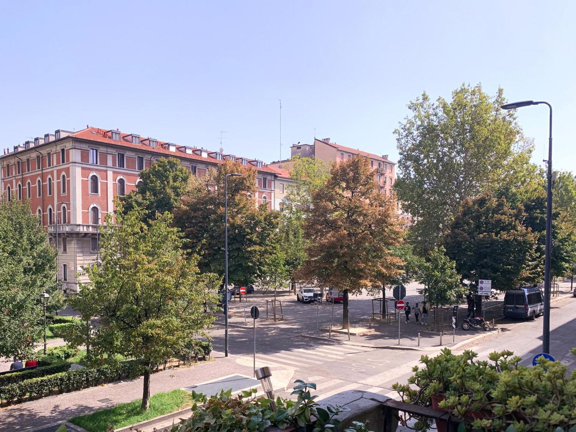 Ceramics And Charm Station - Meryggiare Milan