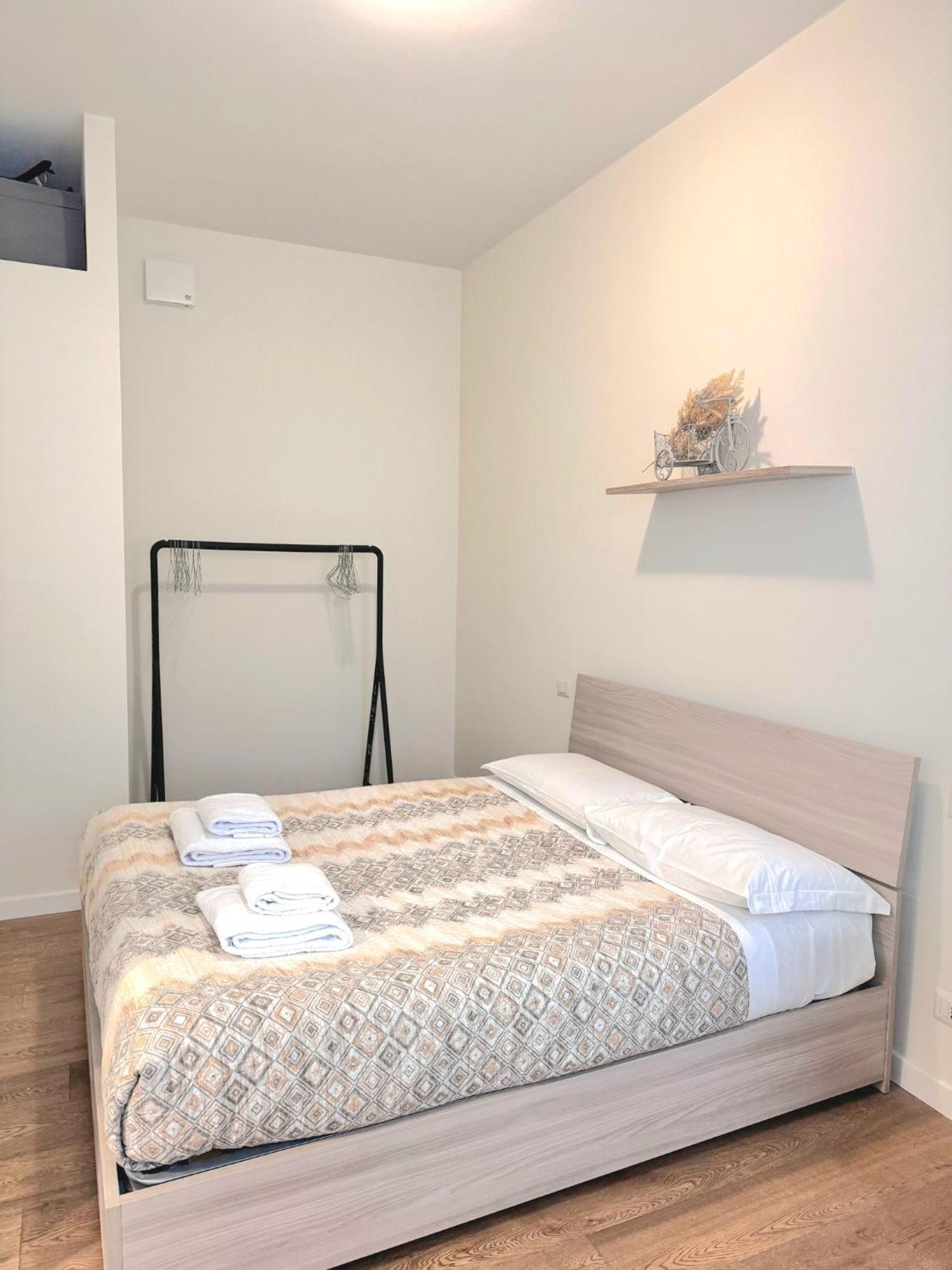 Metro M1- Fiera Citylife Duomo 10 Min Ac Wi-fi Apartamento