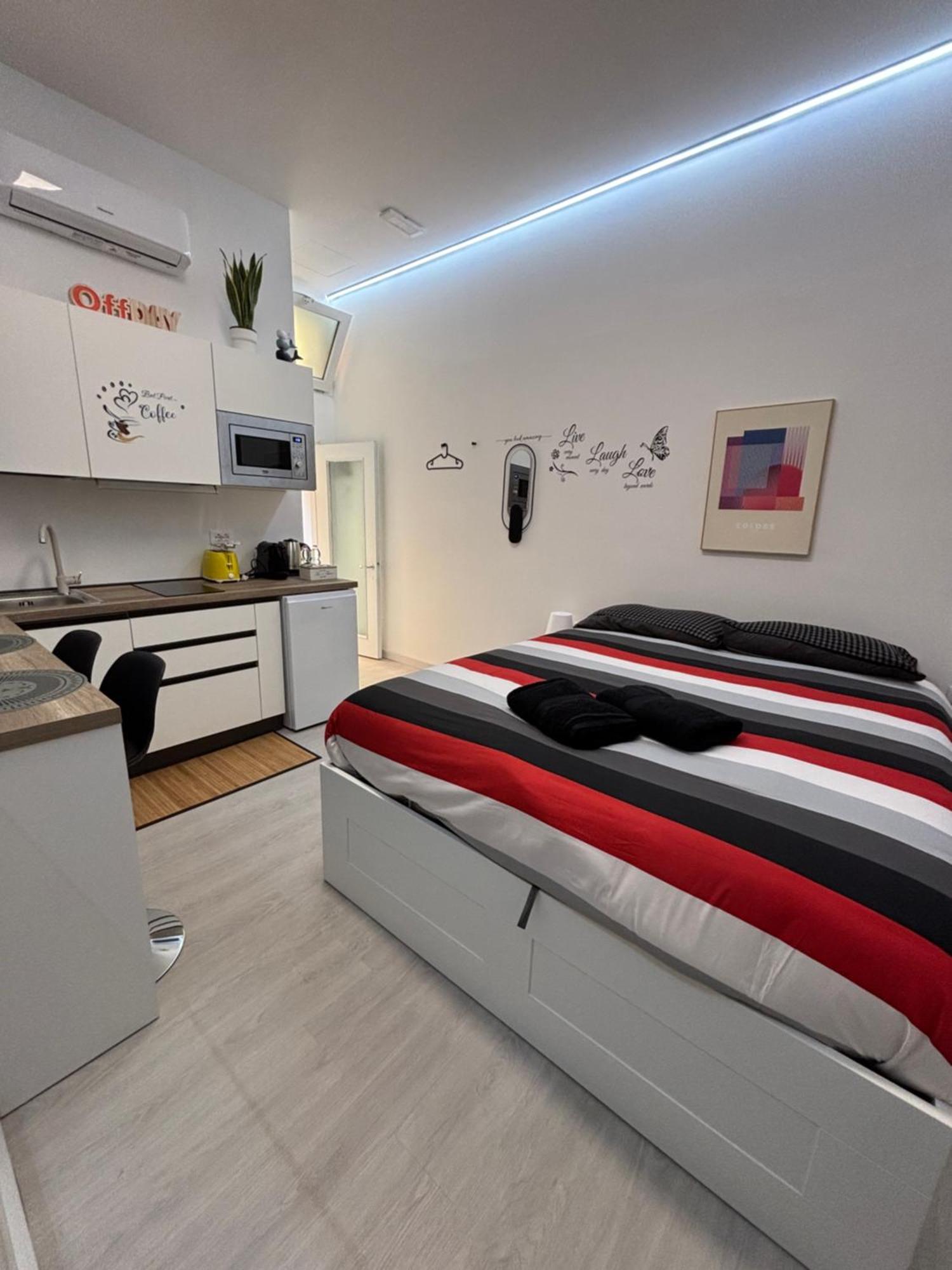 La Vecchia Milano-les Nubles Vannucci - Il Ballatoio E Il Cortile Apartment *