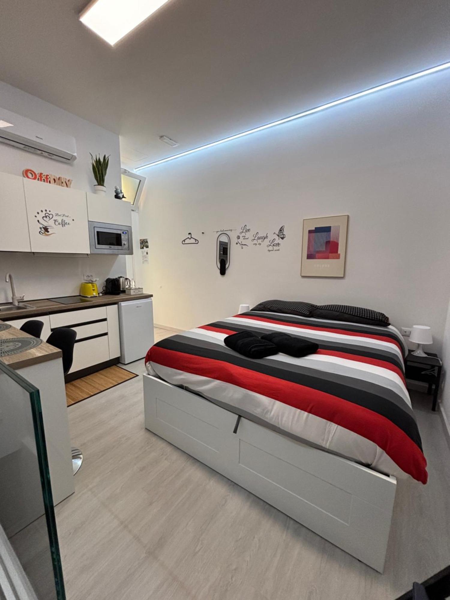 Apartment La Vecchia Milano-les Nubles Vannucci - Il Ballatoio E Il Cortile Milan