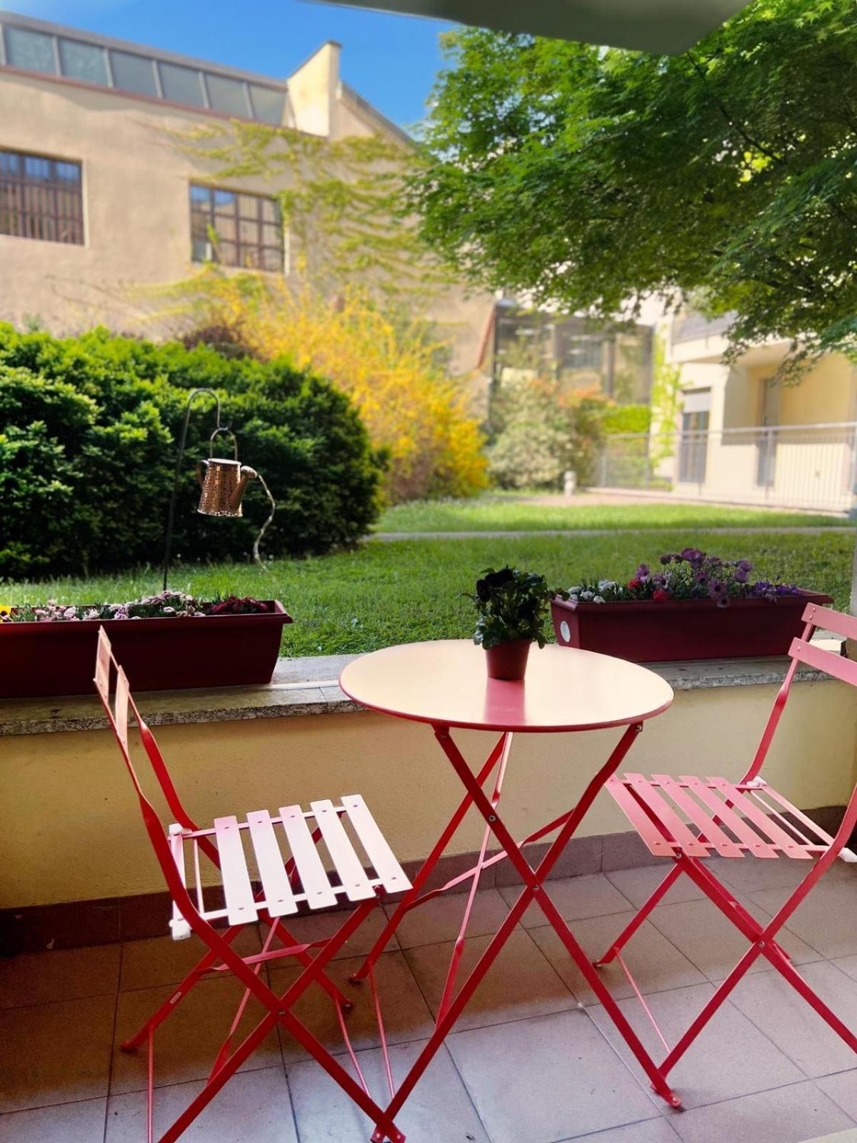 Apartment Laura S Garden - Romantic Place And Private Parking Milan
