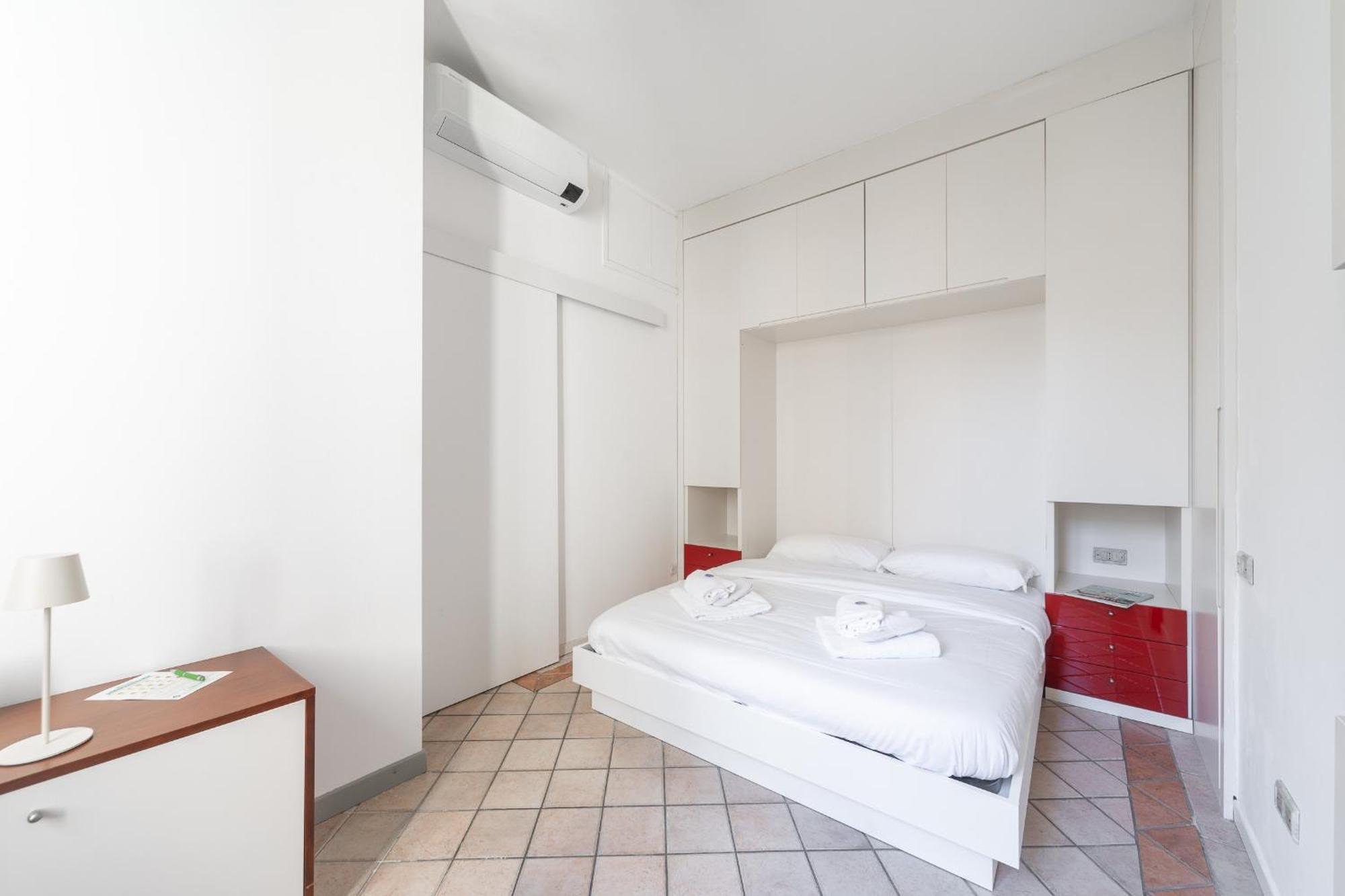 Apartment Stunning & 1bdr With Terrace In Cadorna Area By Rentopolis Milan