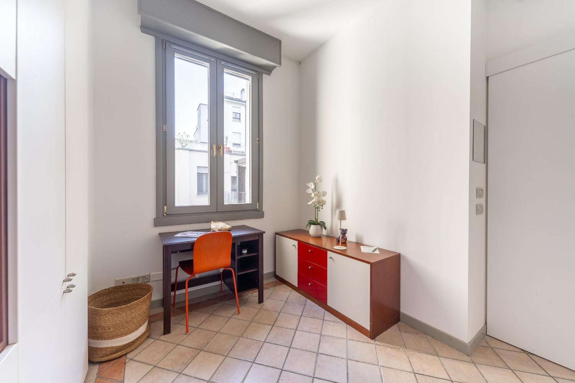 Stunning & 1bdr With Terrace In Cadorna Area By Rentopolis *