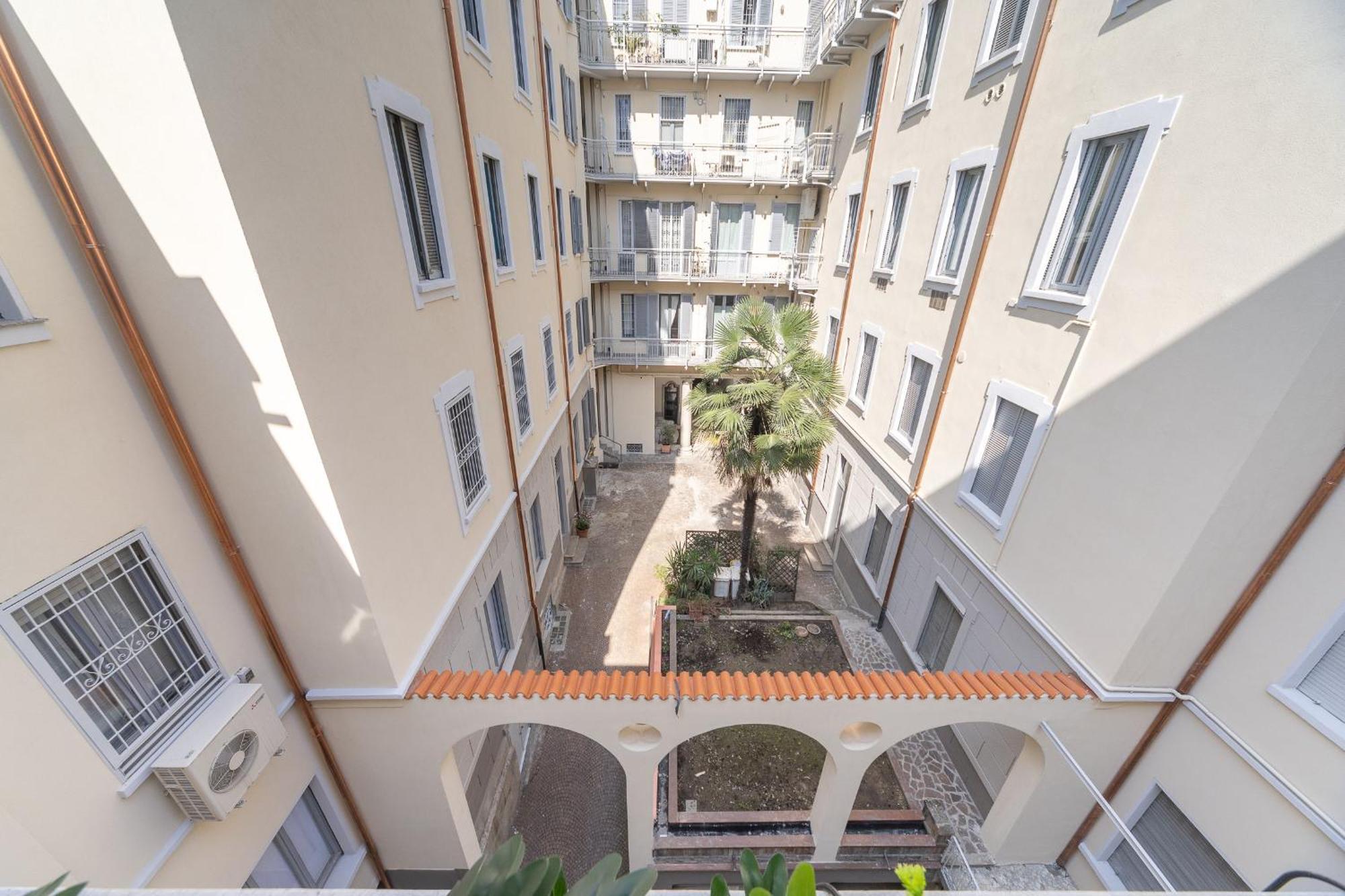 Stunning & 1bdr With Terrace In Cadorna Area By Rentopolis *