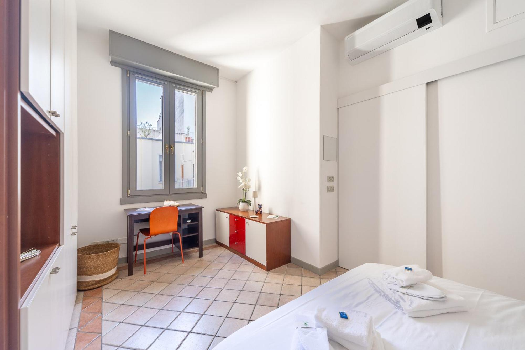 Stunning & 1bdr With Terrace In Cadorna Area By Rentopolis * Milan