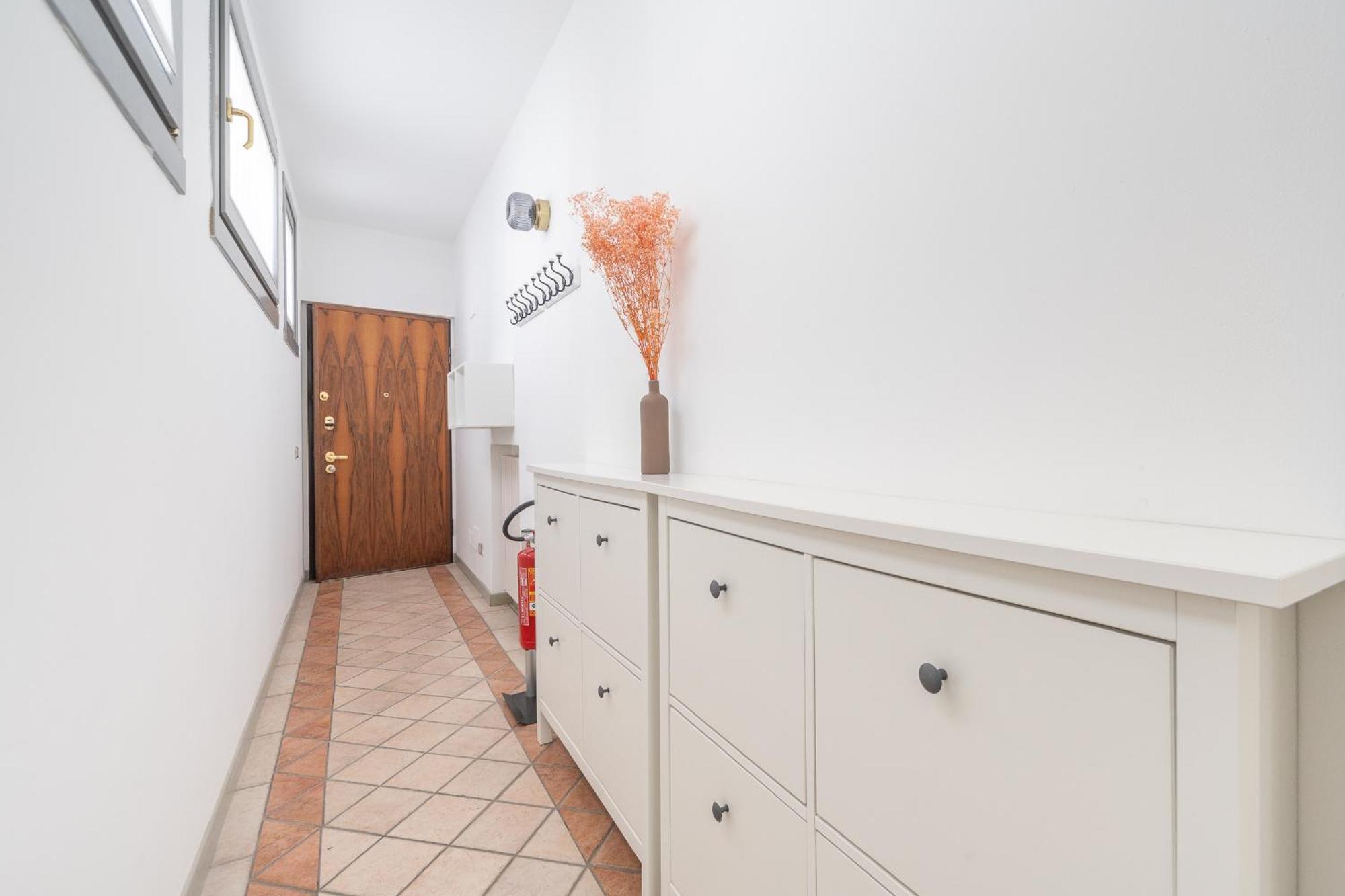 Stunning & 1bdr With Terrace In Cadorna Area By Rentopolis * Milan