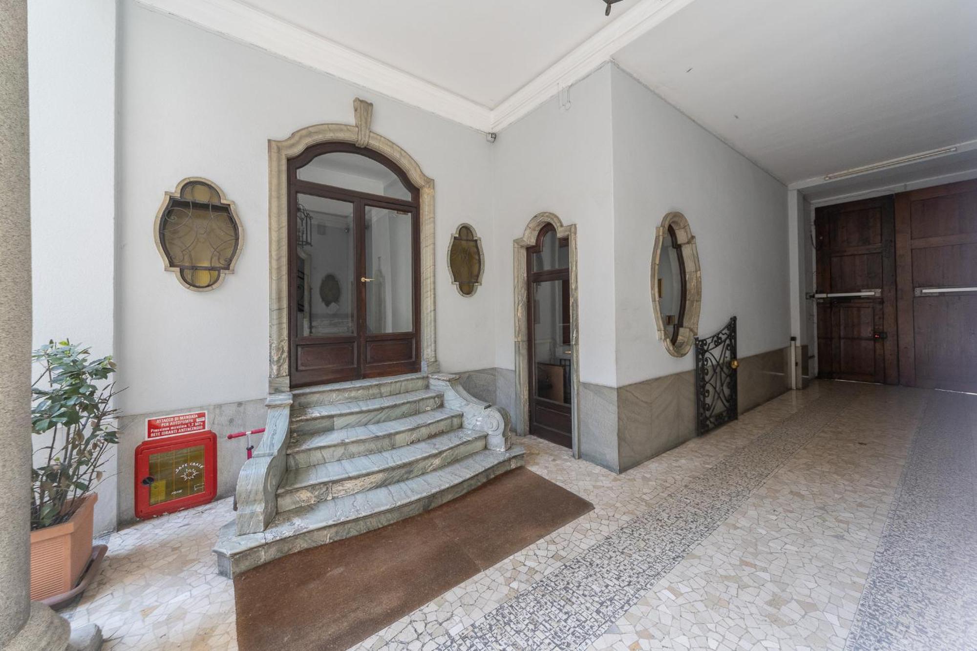Apartment Stunning & 1bdr With Terrace In Cadorna Area By Rentopolis
