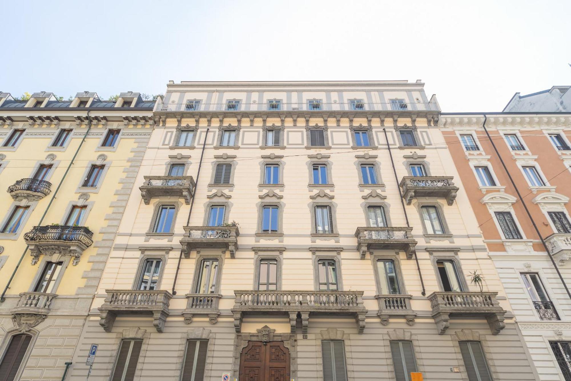 Stunning & 1bdr With Terrace In Cadorna Area By Rentopolis Apartment Milan
