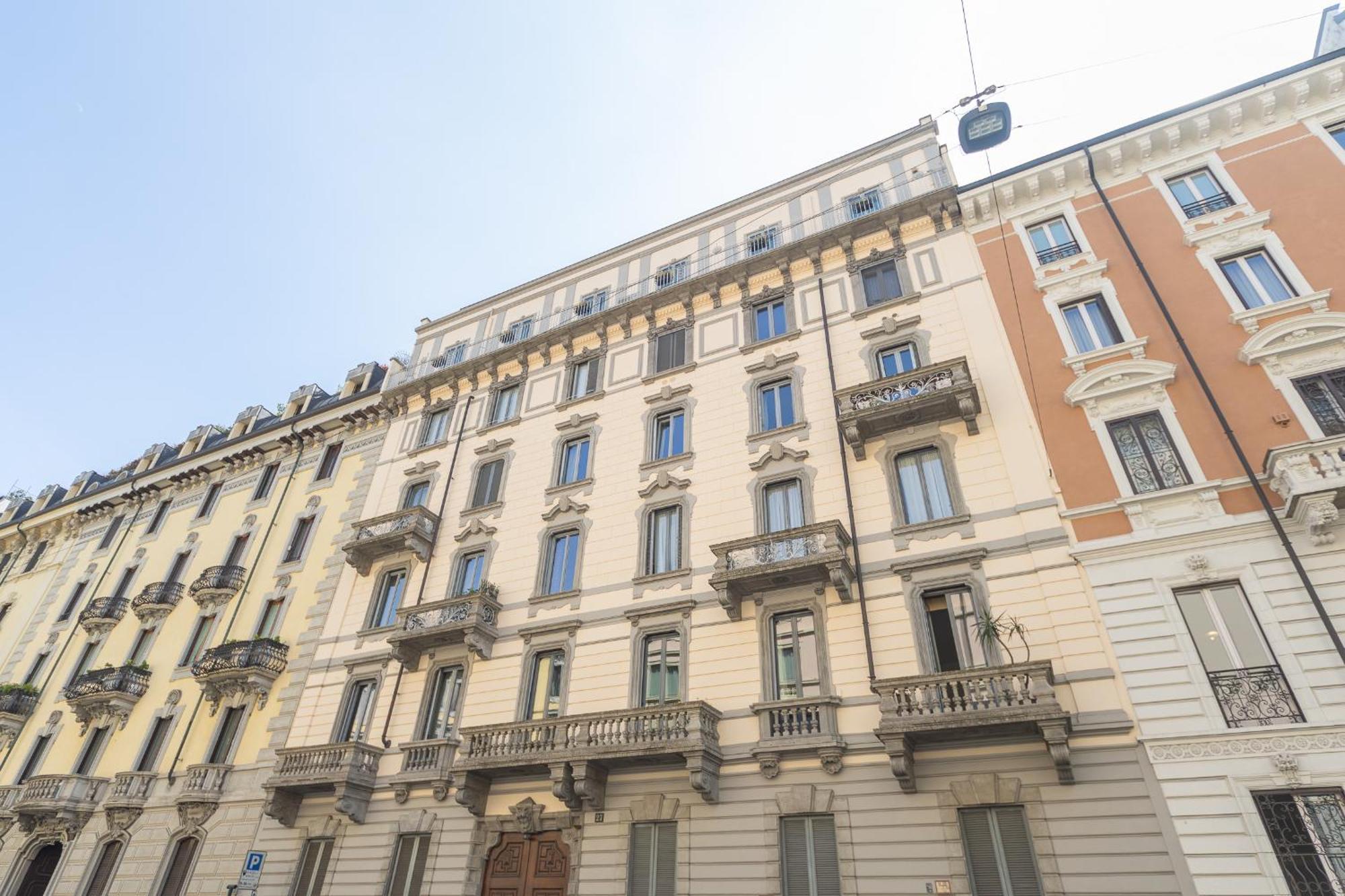 Stunning & 1bdr With Terrace In Cadorna Area By Rentopolis *