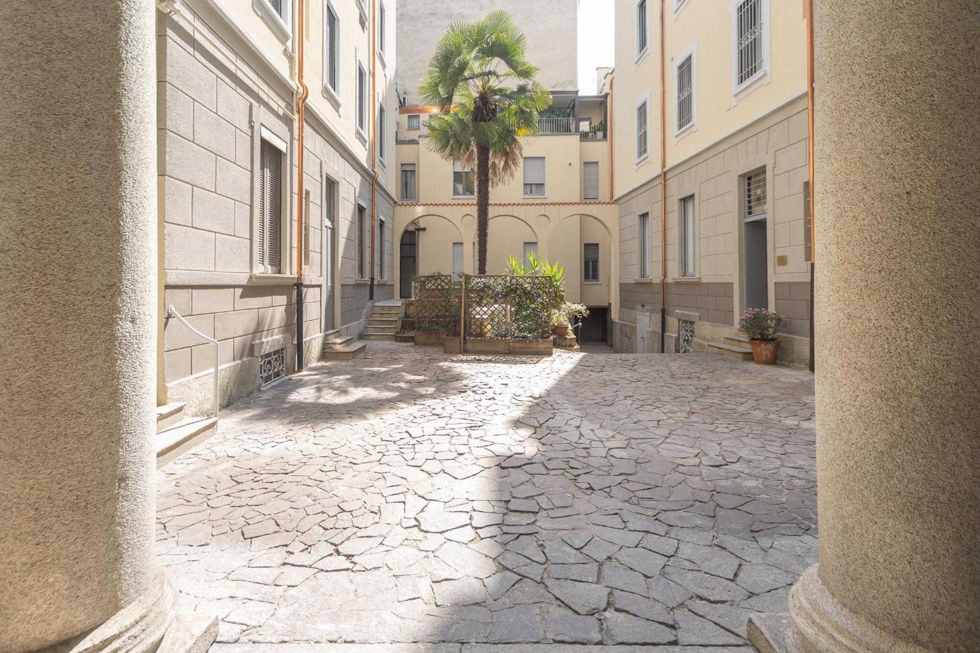 Stunning & 1bdr With Terrace In Cadorna Area By Rentopolis Apartment