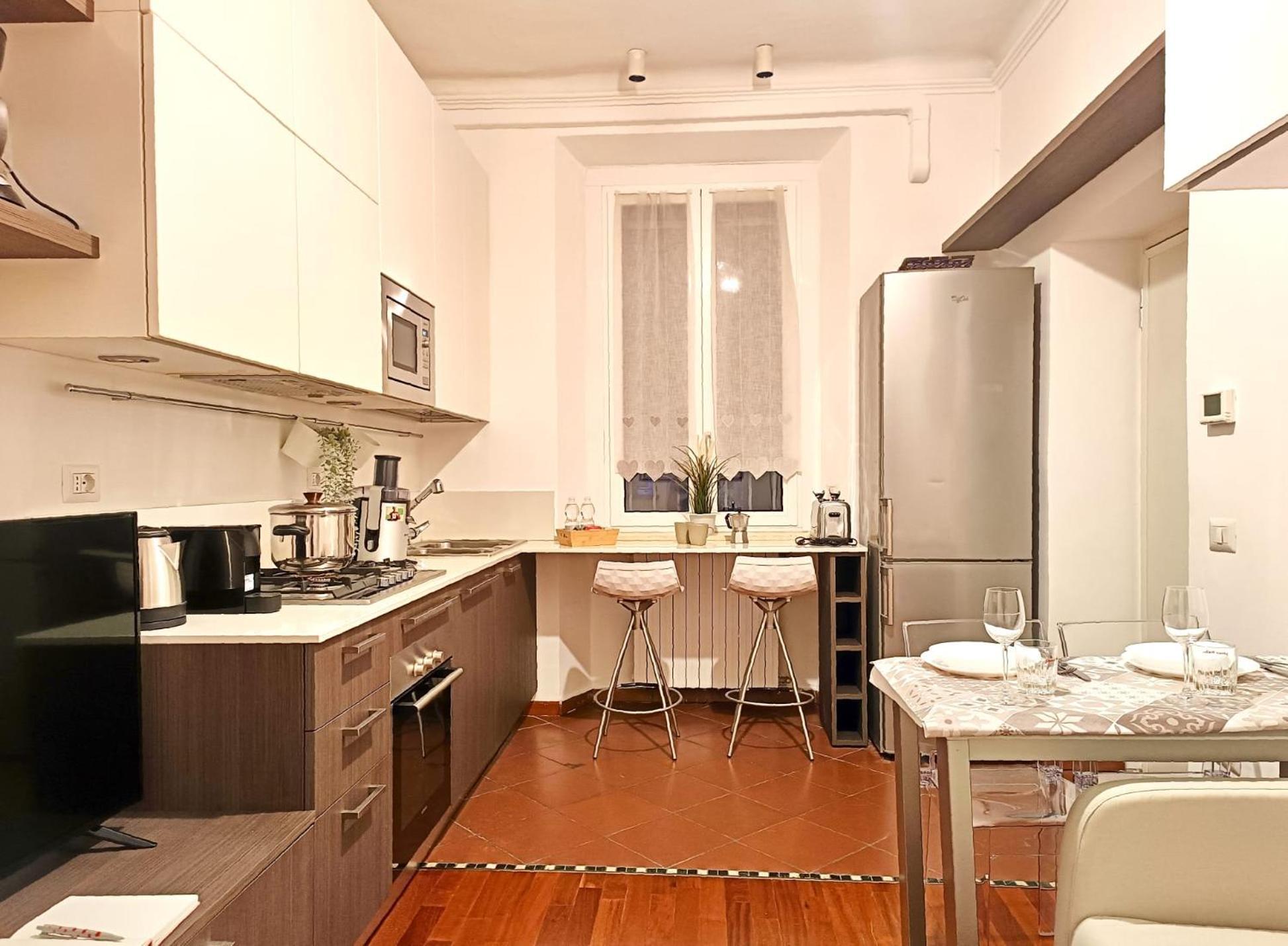 Elegant 2 Bedroom - 10 Min To Duomo, 2 Min To Subway Apartment
