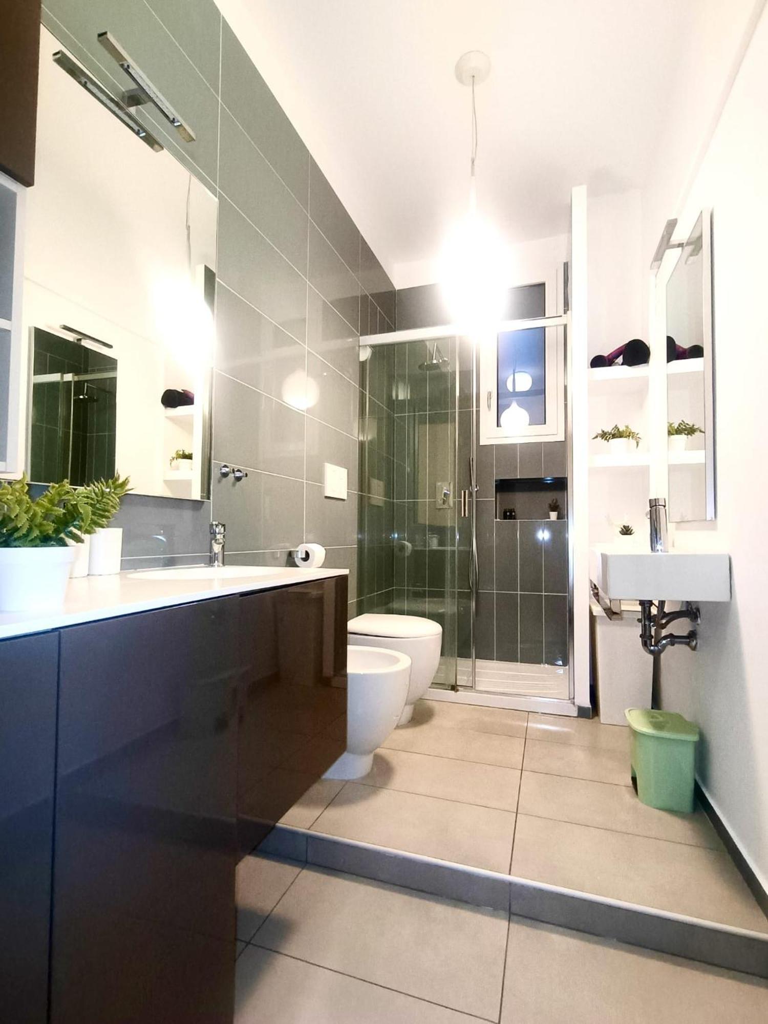 Elegant 2 Bedroom - 10 Min To Duomo, 2 Min To Subway * Milan