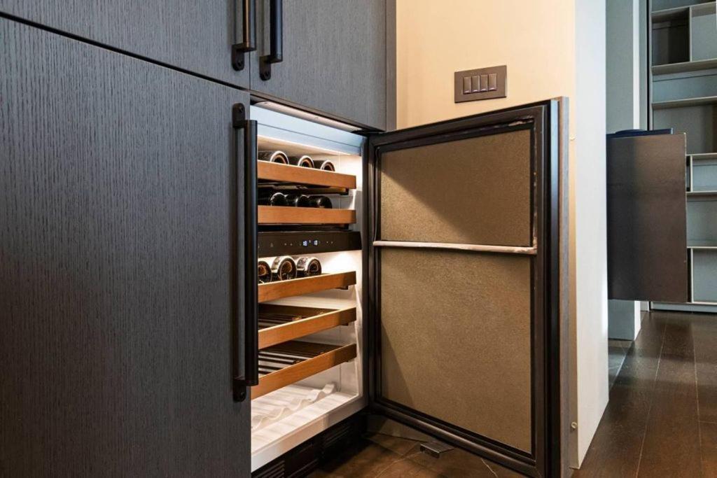 California Luxury Apartment Milan