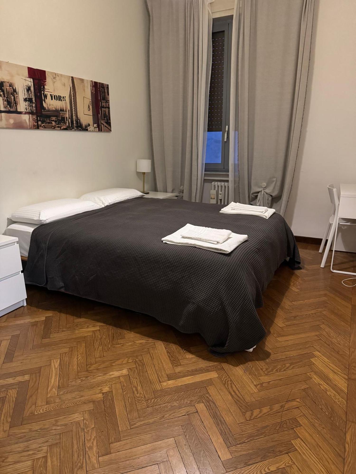 Apartment 21 *