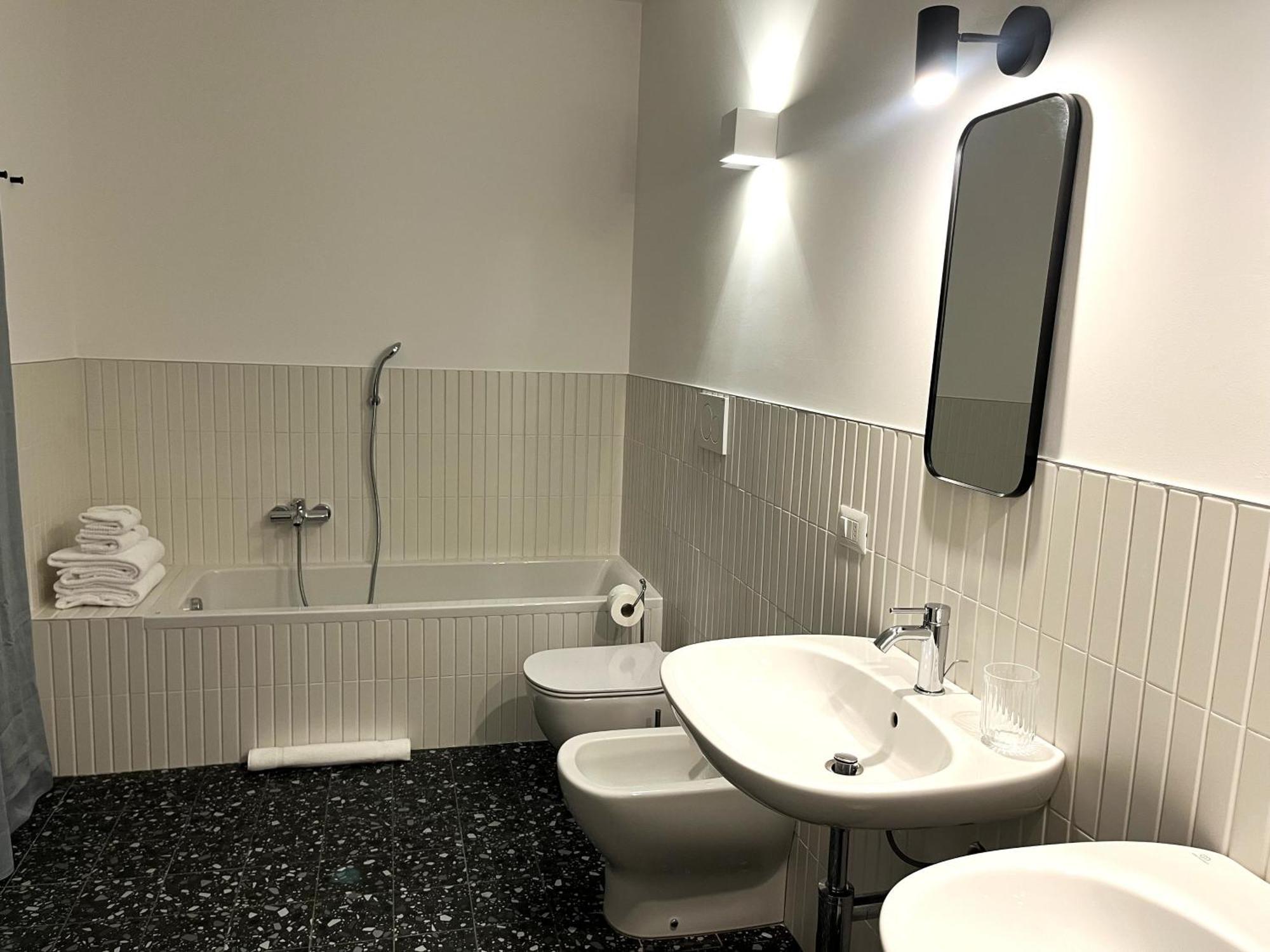 Fifty Eight Repubblica Three Bedrooms Apartment Milan