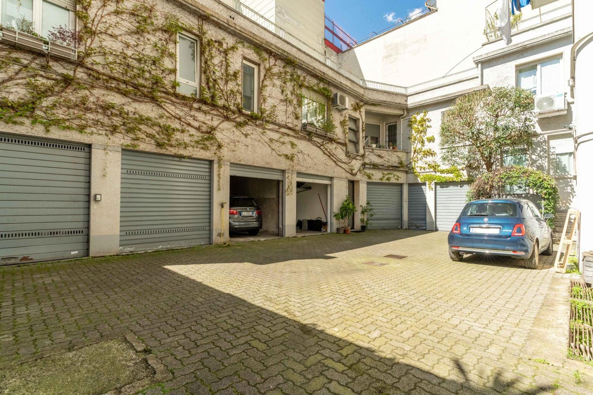 Apartment Dreaming With Parking L25 Milan