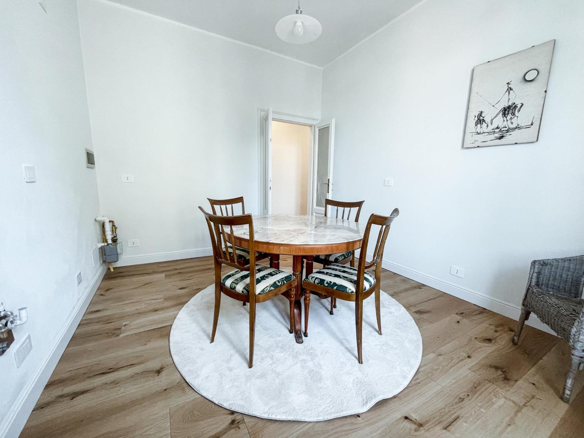 Villoresi - Large Flat Navigli, * Milan