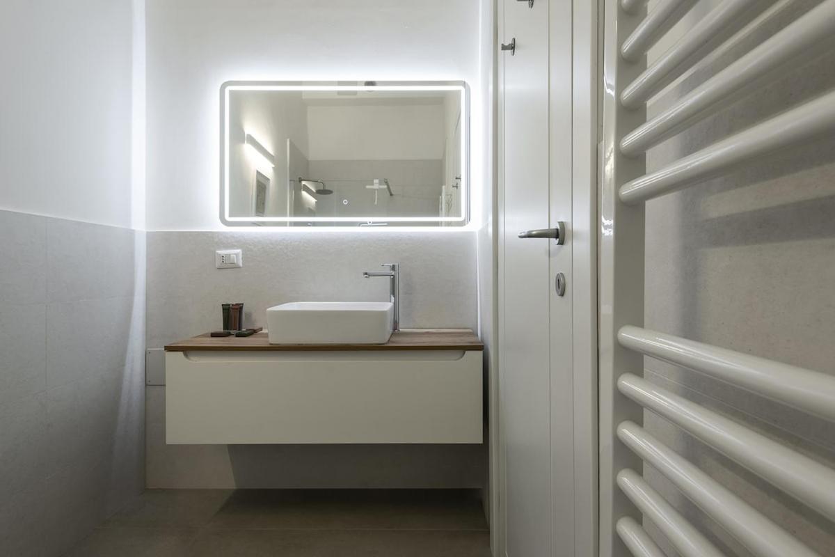 2 Bedrooms De Angeli - 20 Minuti Dal Salone Del Mobile Apartment Milan