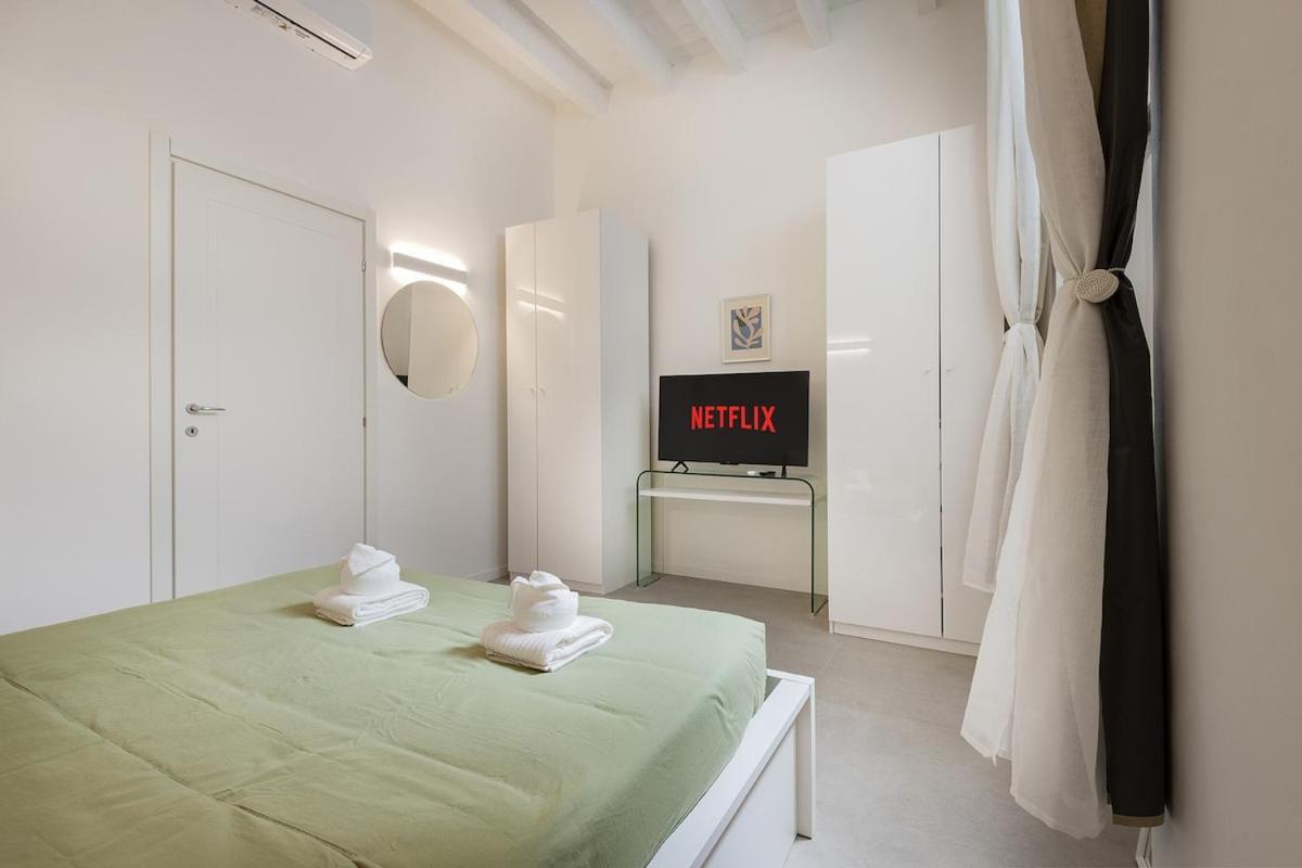 Apartment 2 Bedrooms De Angeli - 20 Minuti Dal Salone Del Mobile *