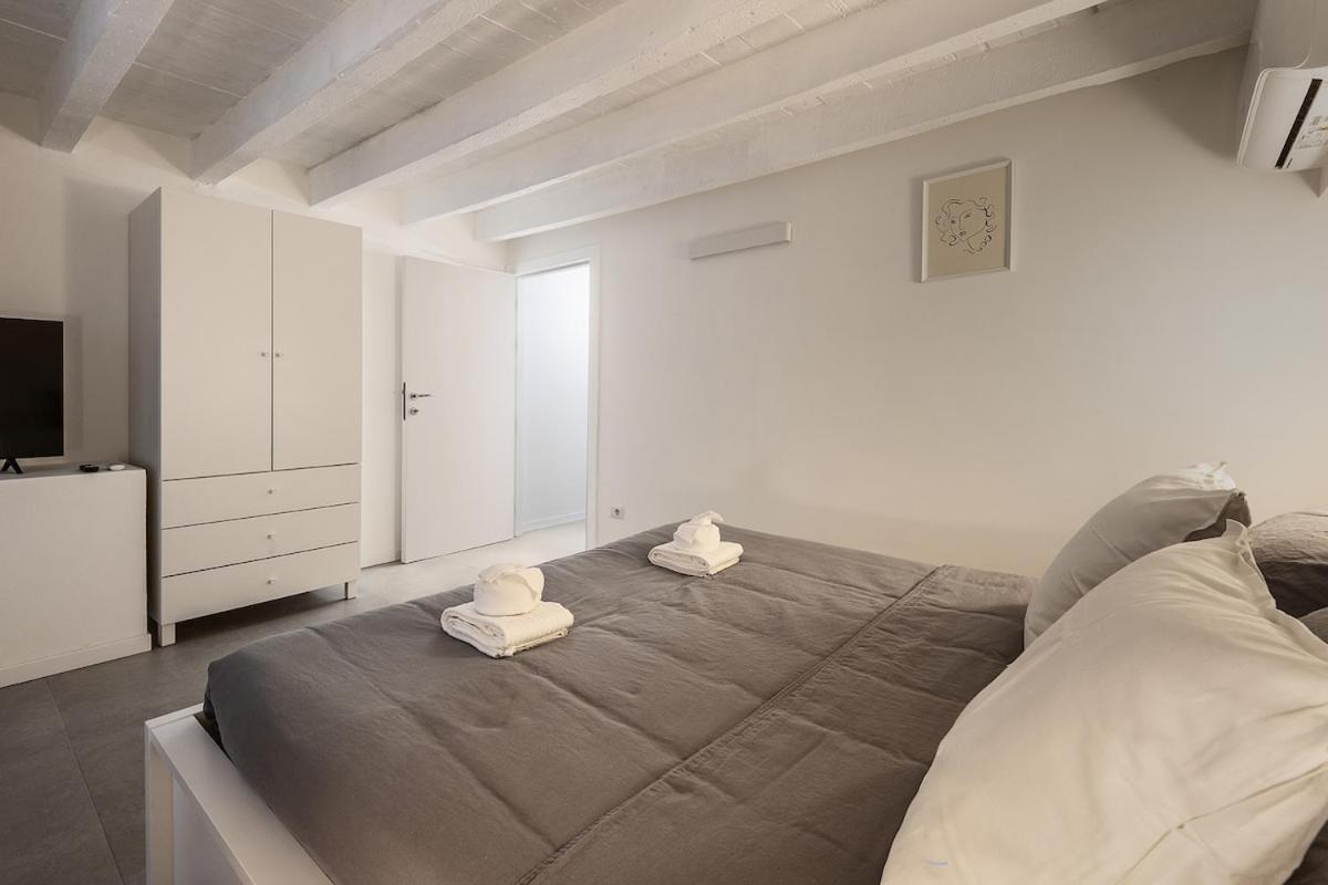 Apartment 2 Bedrooms De Angeli - 20 Minuti Dal Salone Del Mobile Milan