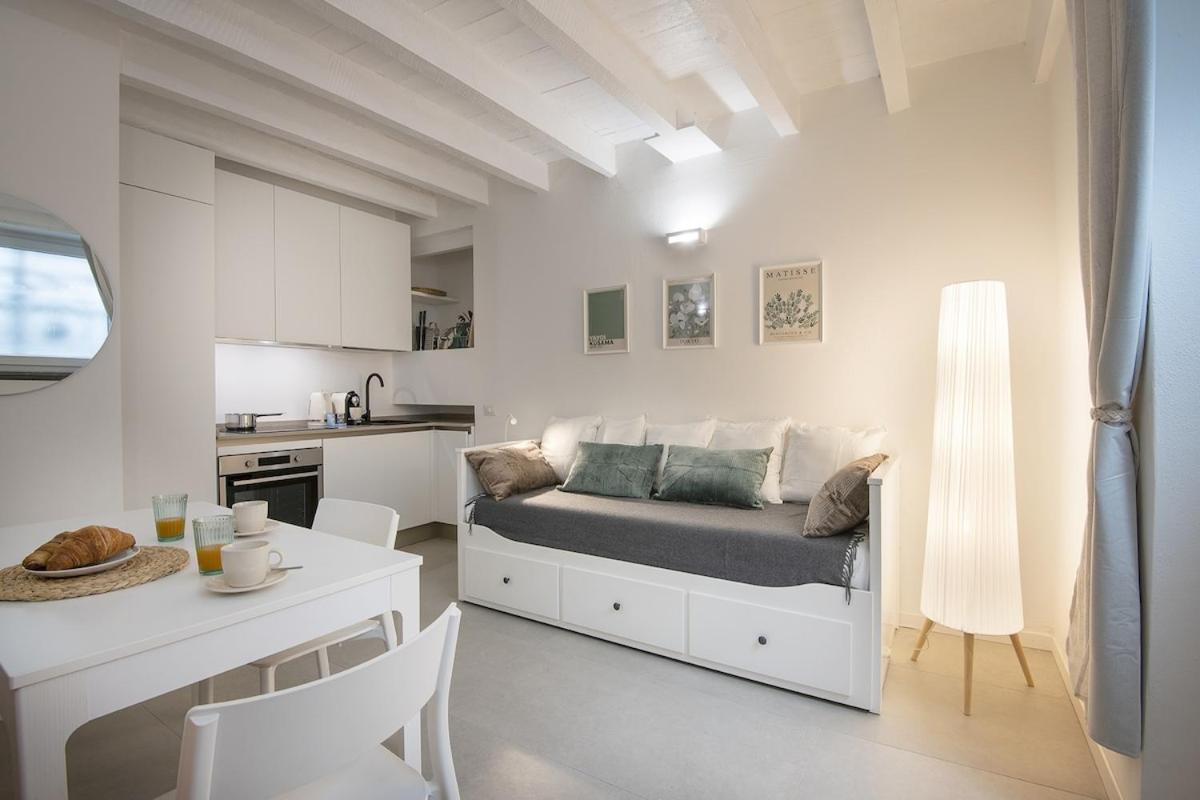 2 Bedrooms De Angeli - 20 Minuti Dal Salone Del Mobile *