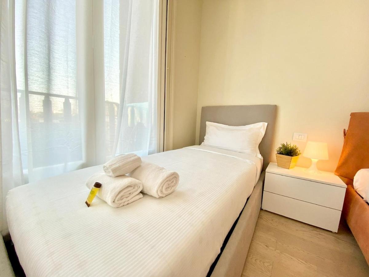 1 Min Castle - 7 Min Cathedral On Walk Prestige Apartment Milan