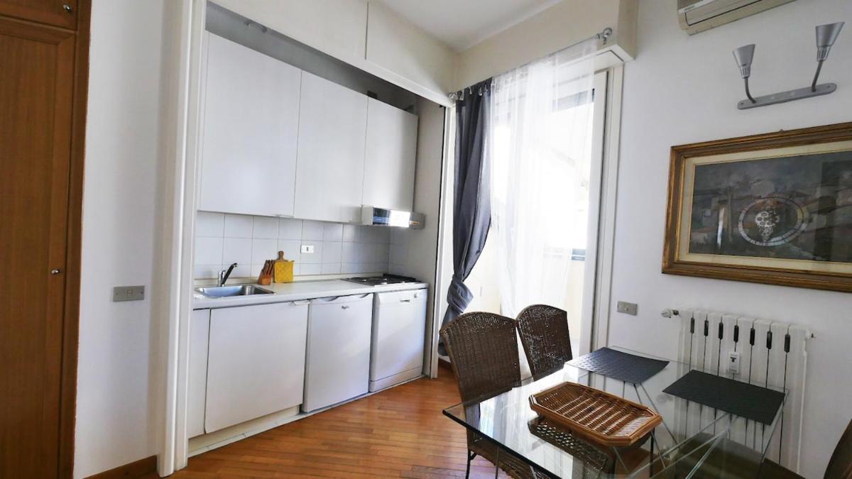 Apartment In The Fashion District *