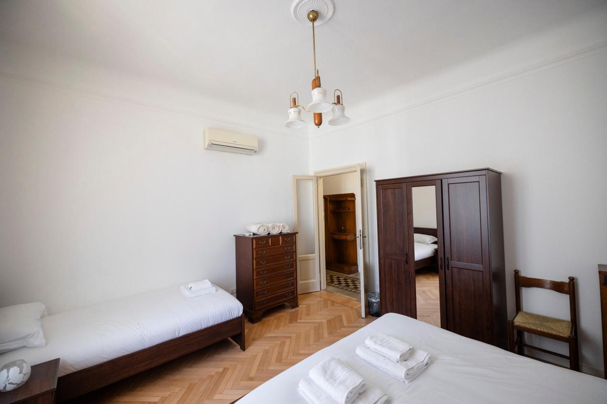 Apartment Moderno Trilocale In Zona Navigli Milan