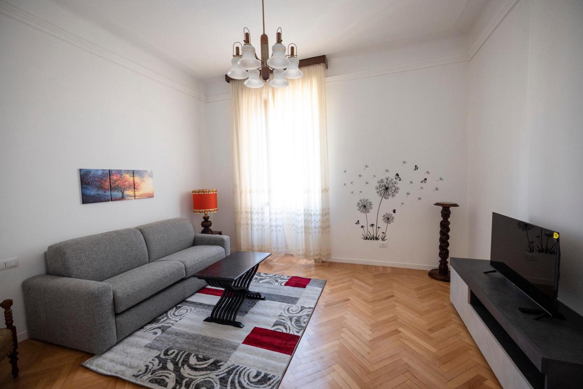 Moderno Trilocale In Zona Navigli Milan