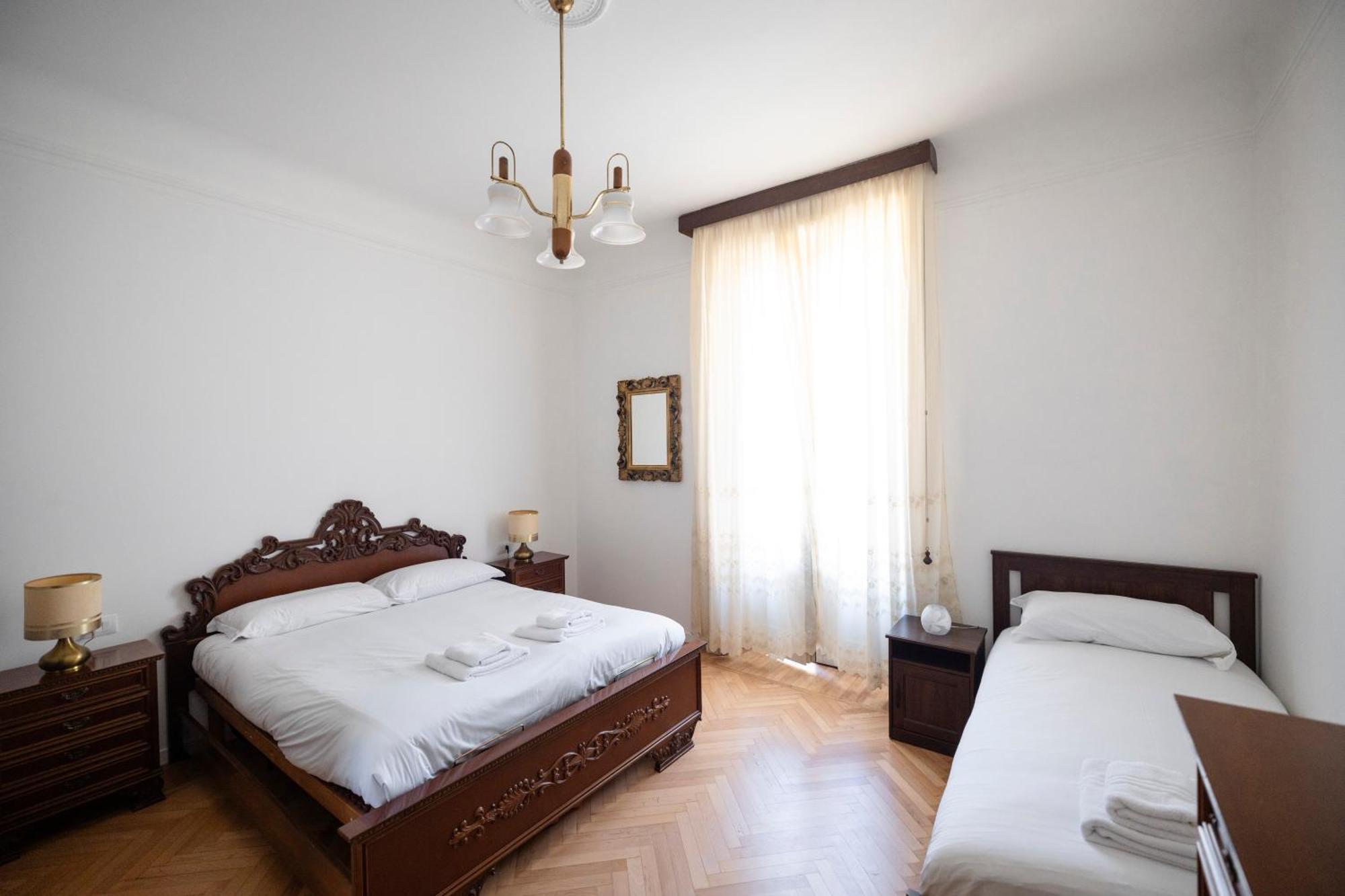 Apartment Moderno Trilocale In Zona Navigli *
