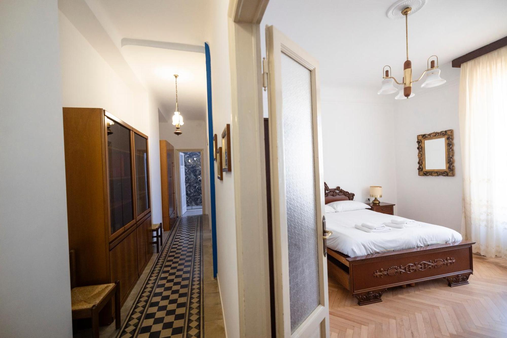 Moderno Trilocale In Zona Navigli Milan