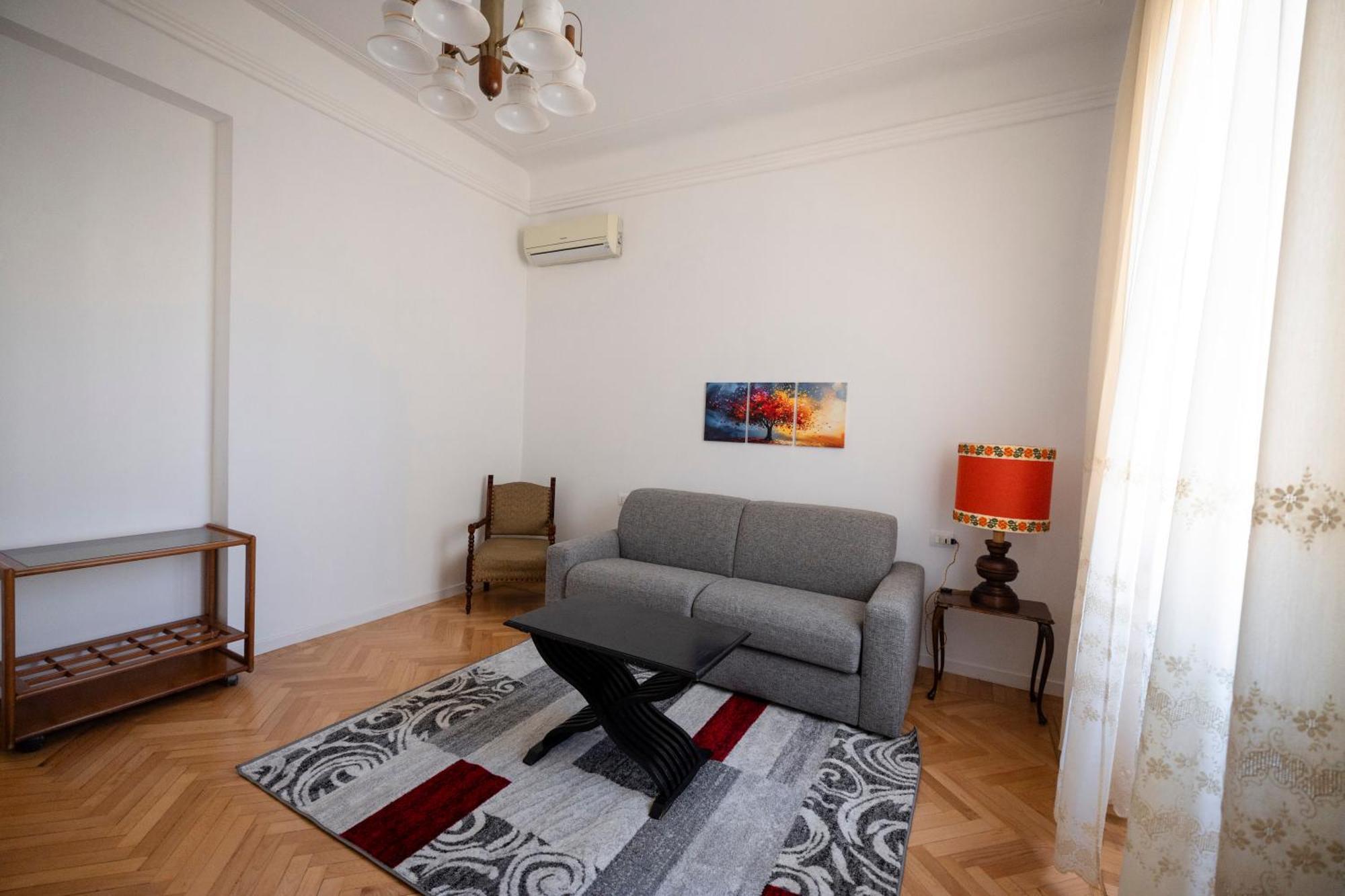 Apartment Moderno Trilocale In Zona Navigli