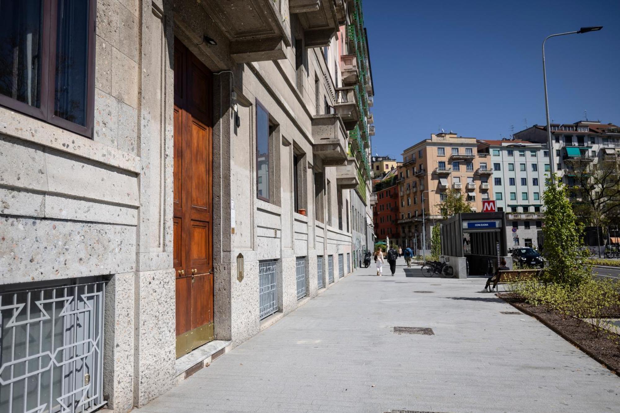 Apartment Moderno Trilocale In Zona Navigli *