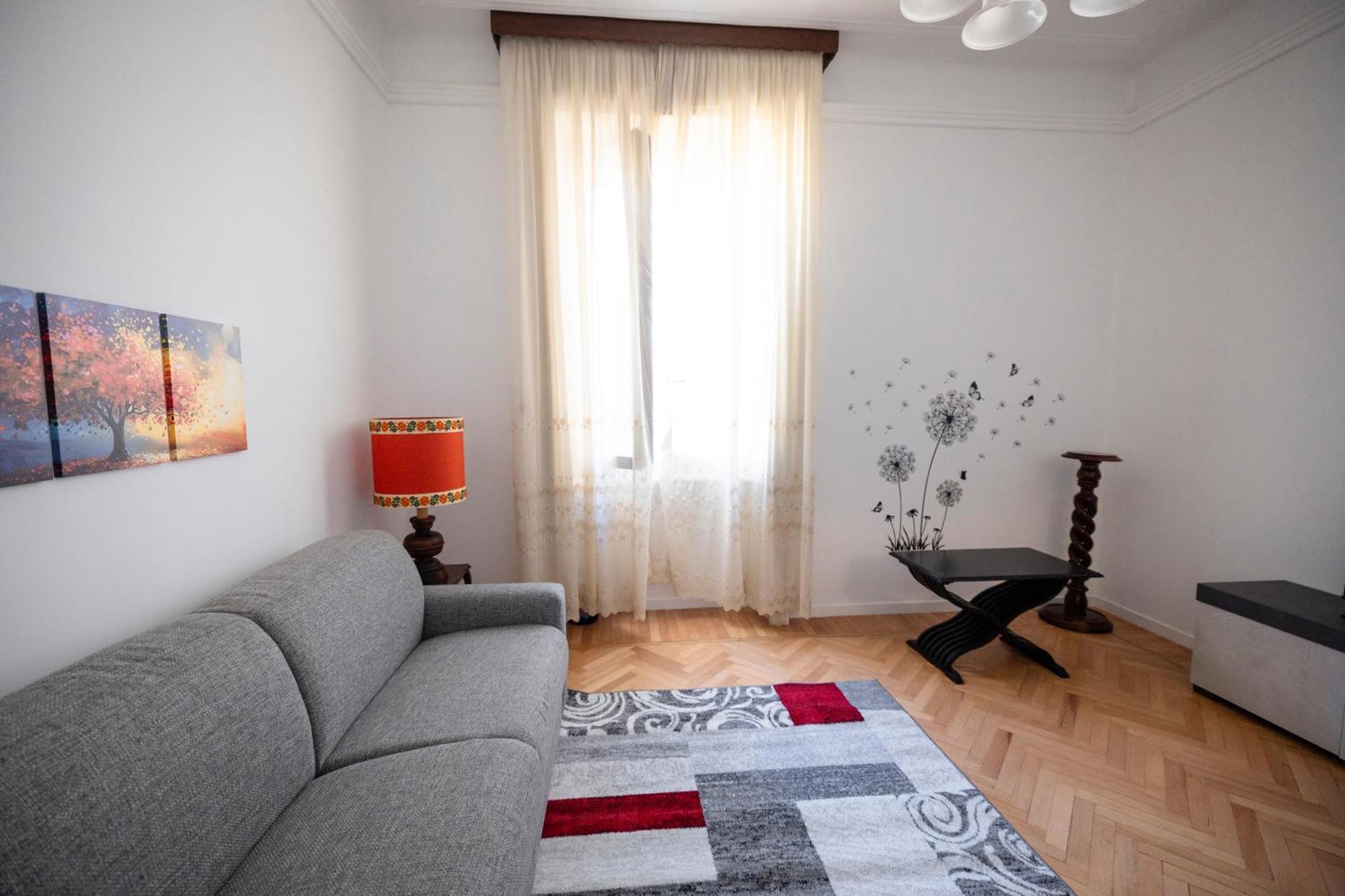 Apartment Moderno Trilocale In Zona Navigli Milan